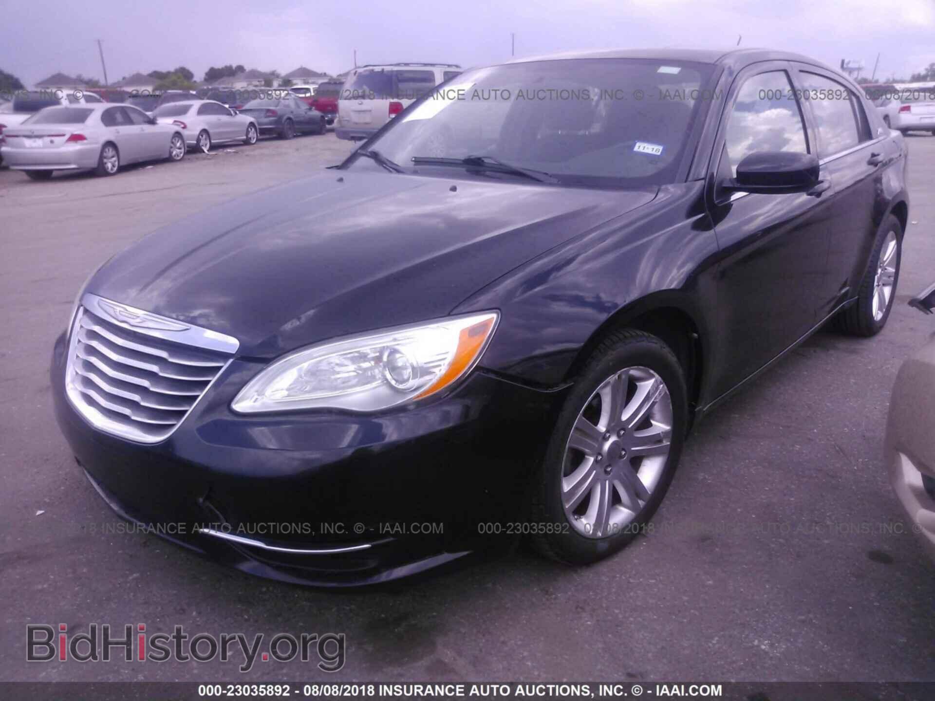 2011 Chrysler 200 - VIN: 1C3BC1FG5BN602901 - Photo 2