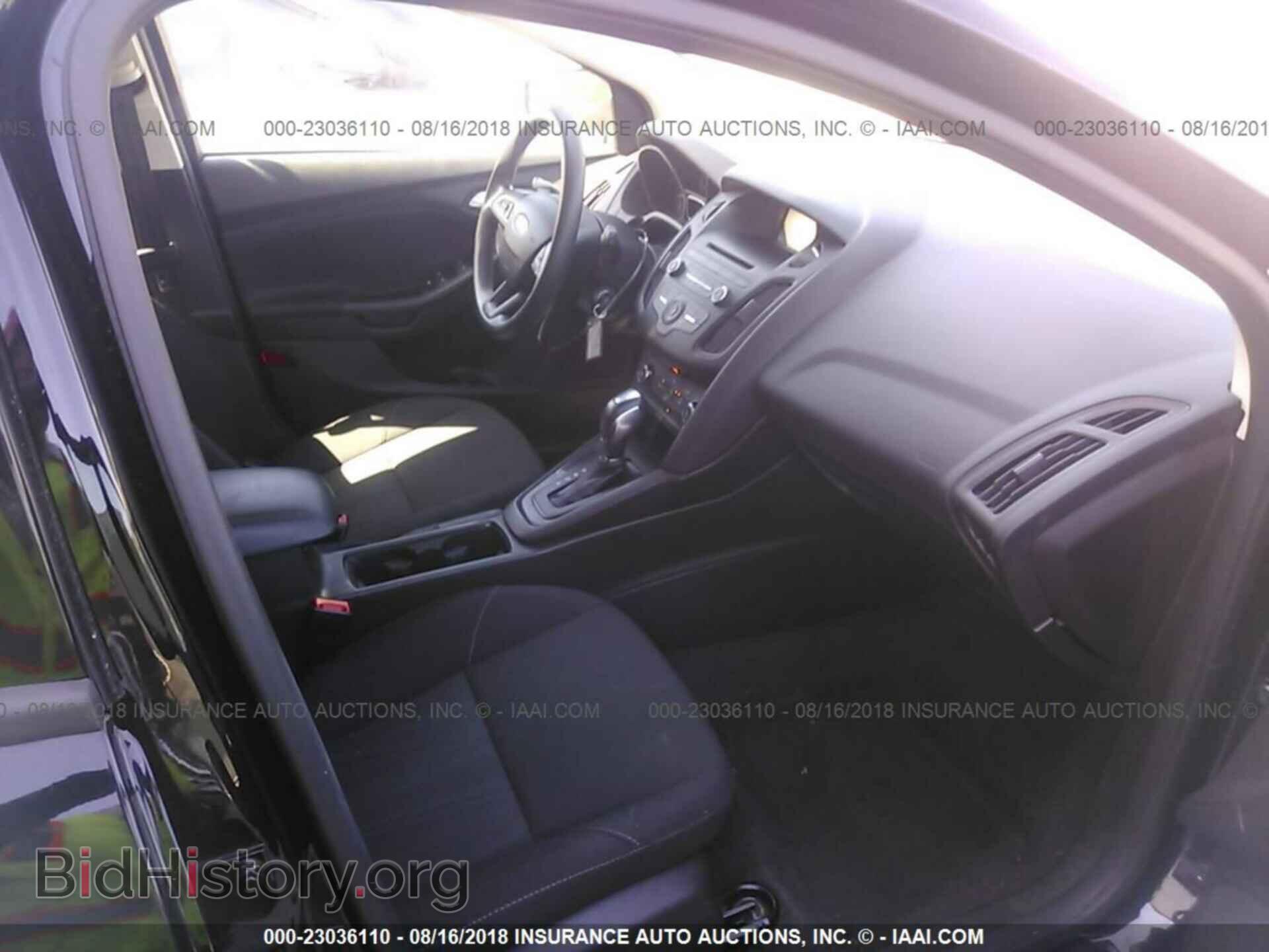 2016 Ford Focus - VIN: 1FADP3K28GL285767 - Photo 5