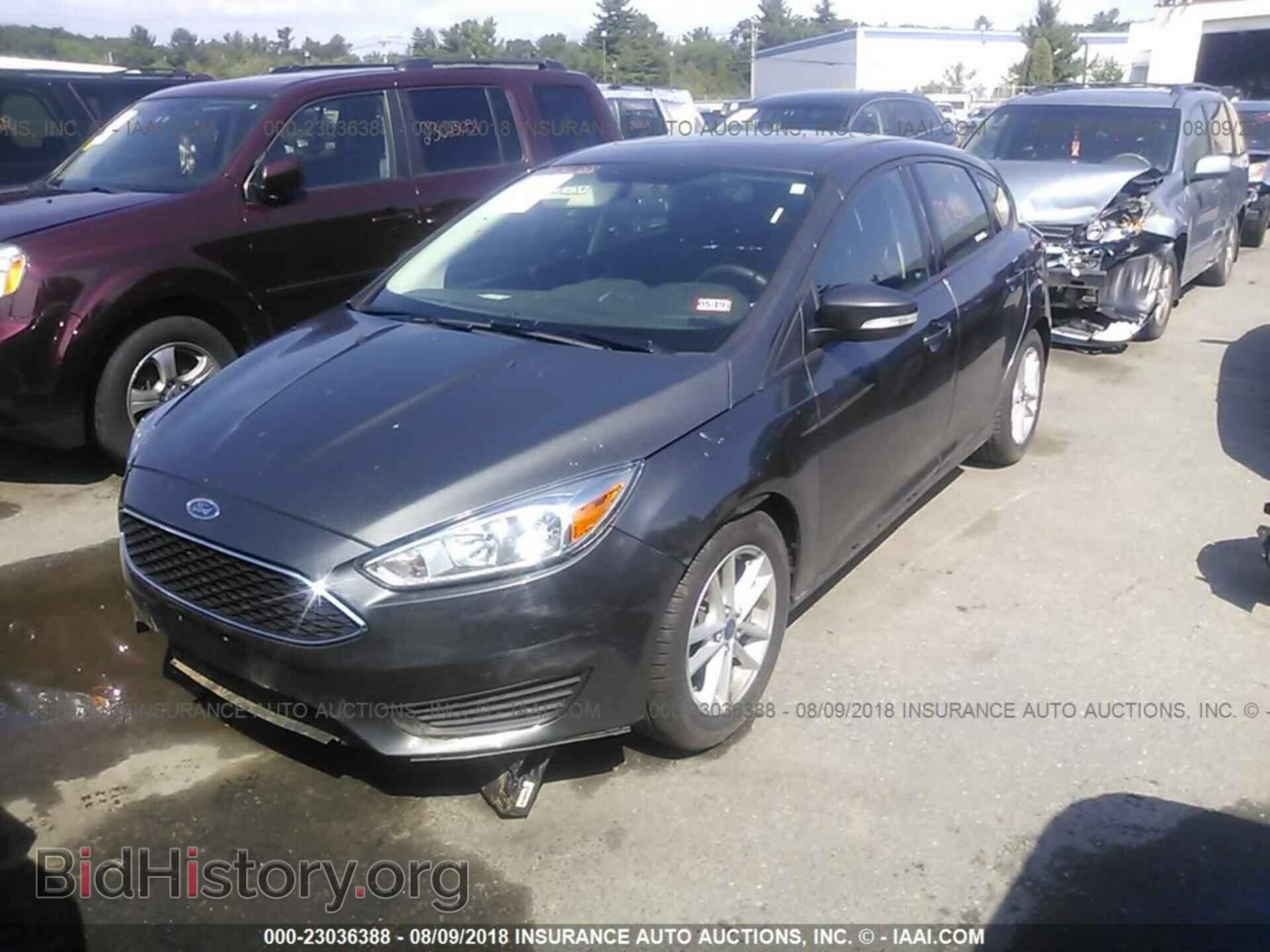 2016 Ford Focus - VIN: 1FADP3K23GL214203 - Фото 2