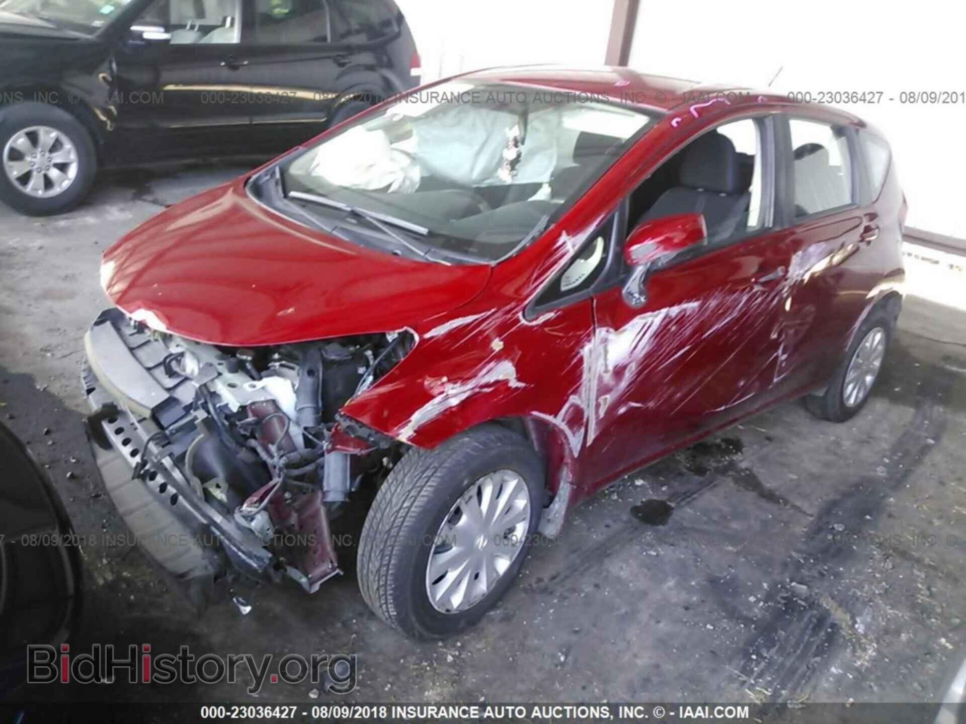 2015 Nissan Versa note - VIN: 3N1CE2CP4FL439042 - Фото 2