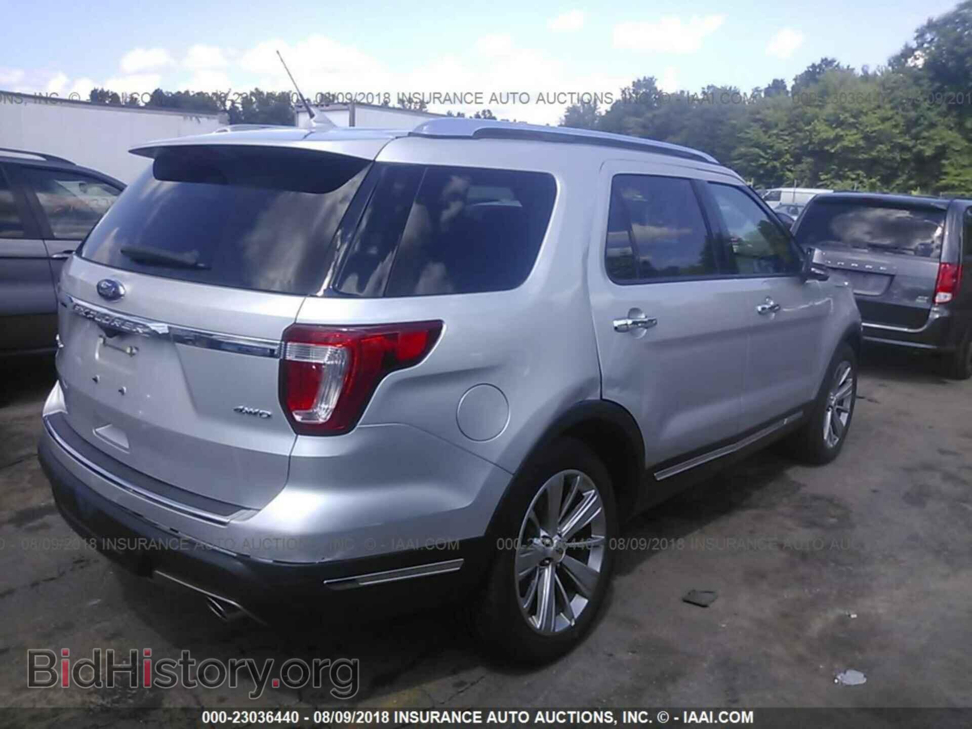 2018 Ford Explorer - VIN: 1FM5K8F80JGB18680 - Photo 4