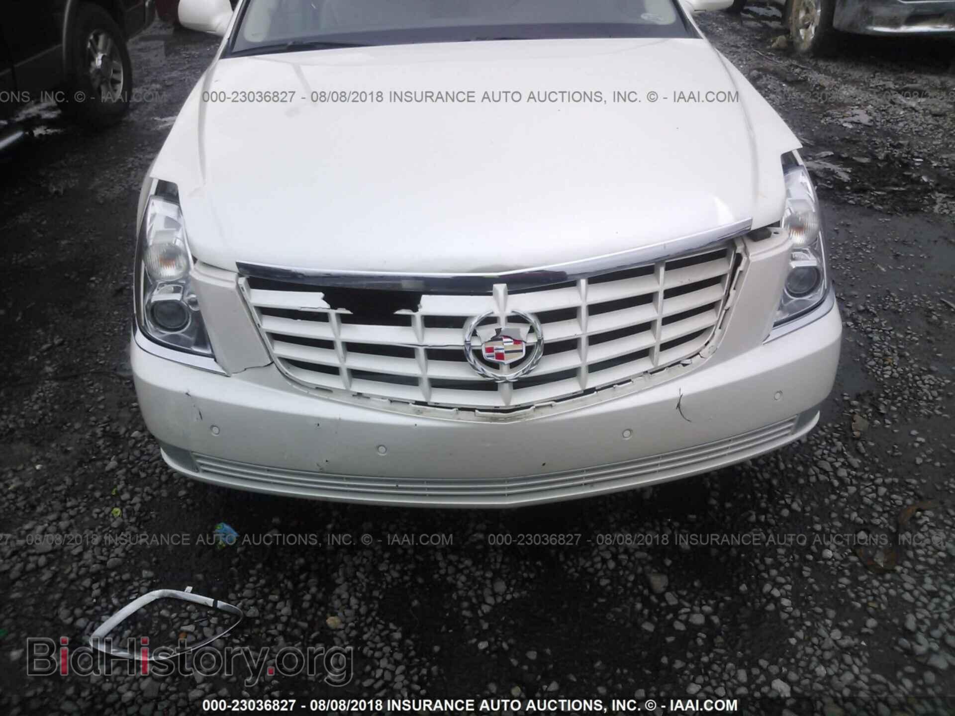2011 Cadillac Dts - VIN: 1G6KH5E66BU151273 - Photo 6