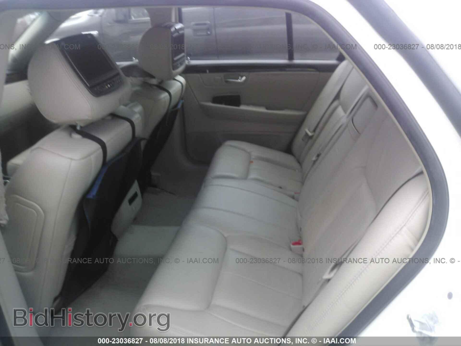 2011 Cadillac Dts - VIN: 1G6KH5E66BU151273 - Photo 8