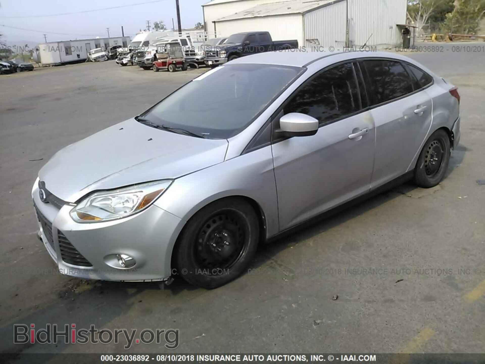 2012 Ford Focus - VIN: 1FAHP3F28CL356942 - Photo 2