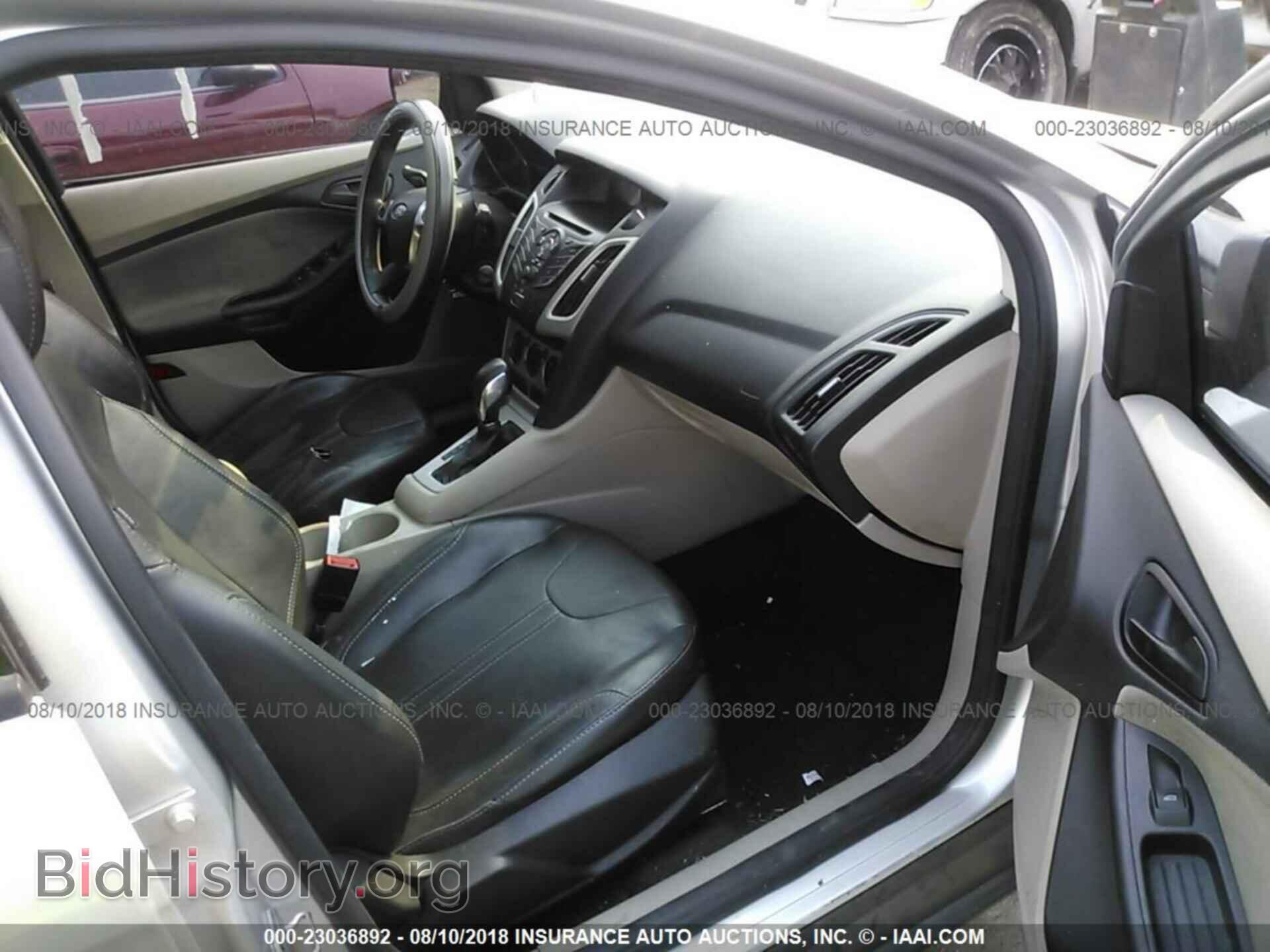 2012 Ford Focus - VIN: 1FAHP3F28CL356942 - Photo 5