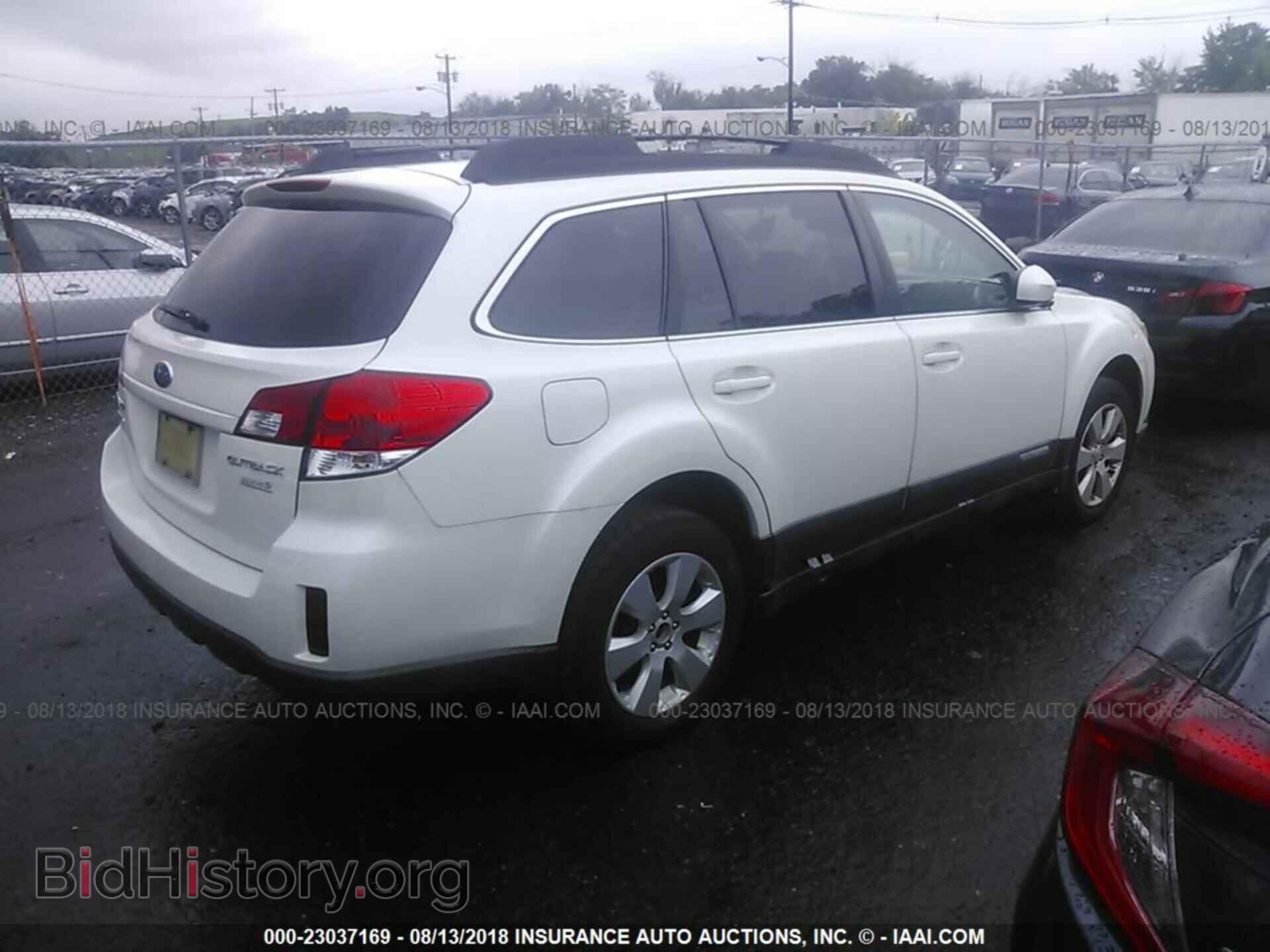 2011 Subaru Outback - VIN: 4S4BRBGC9B3403191 - Фото 4