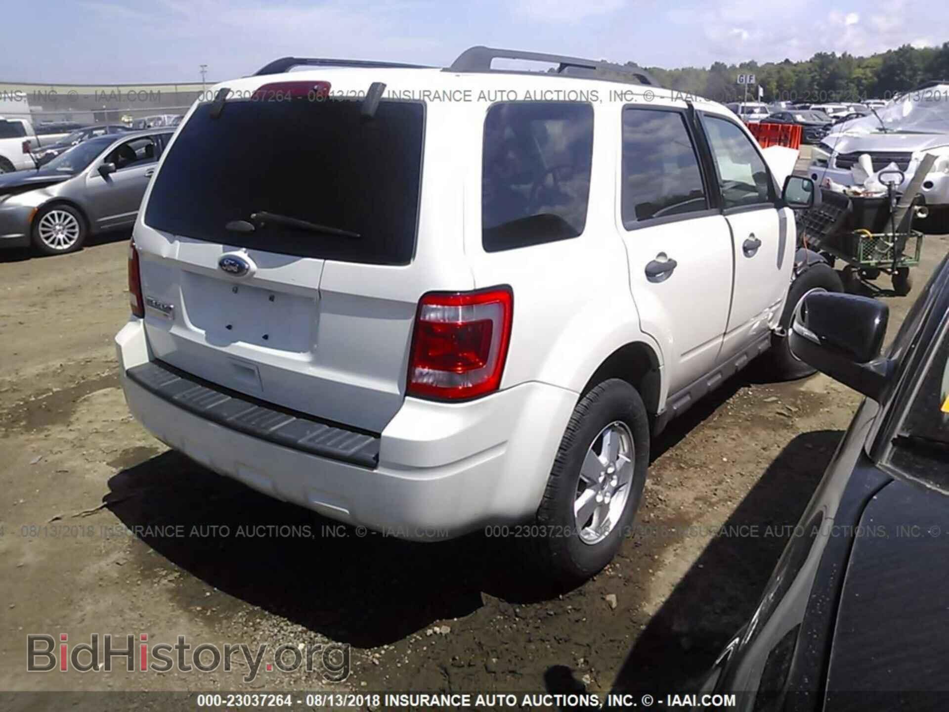 2012 Ford Escape - VIN: 1FMCU9D7XCKC84142 - Photo 4
