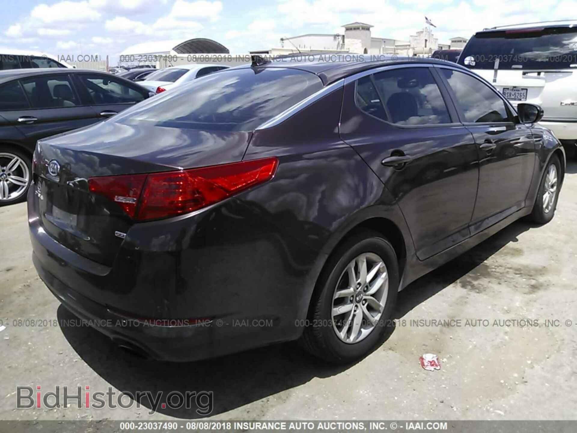 2011 Kia Optima - VIN: KNAGM4A79B5057550 - Photo 4