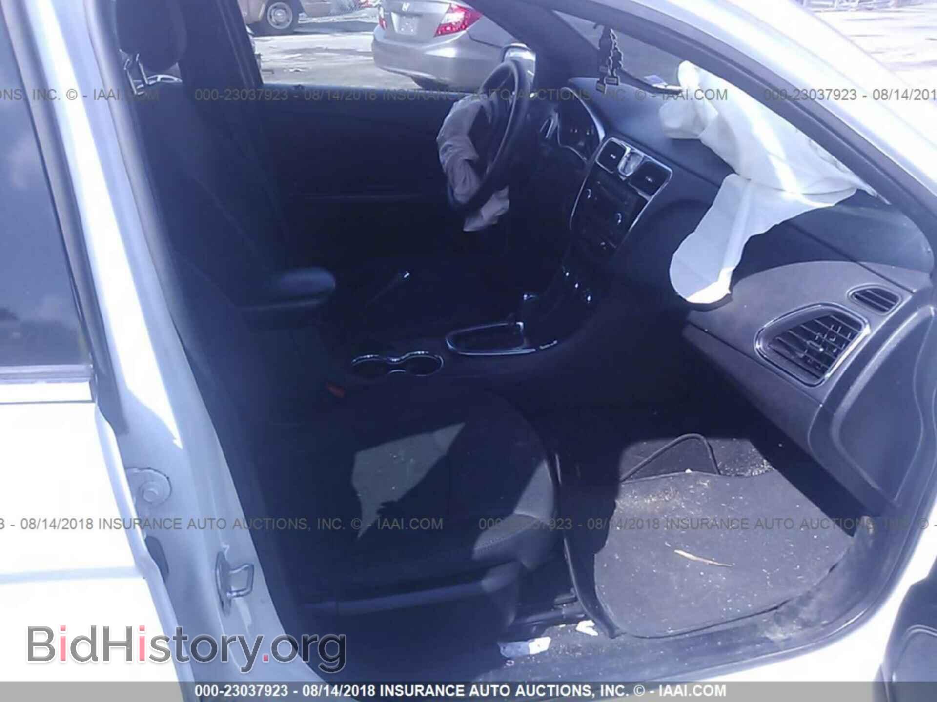2012 Chrysler 200 - VIN: 1C3CCBAB4CN167229 - Фото 5