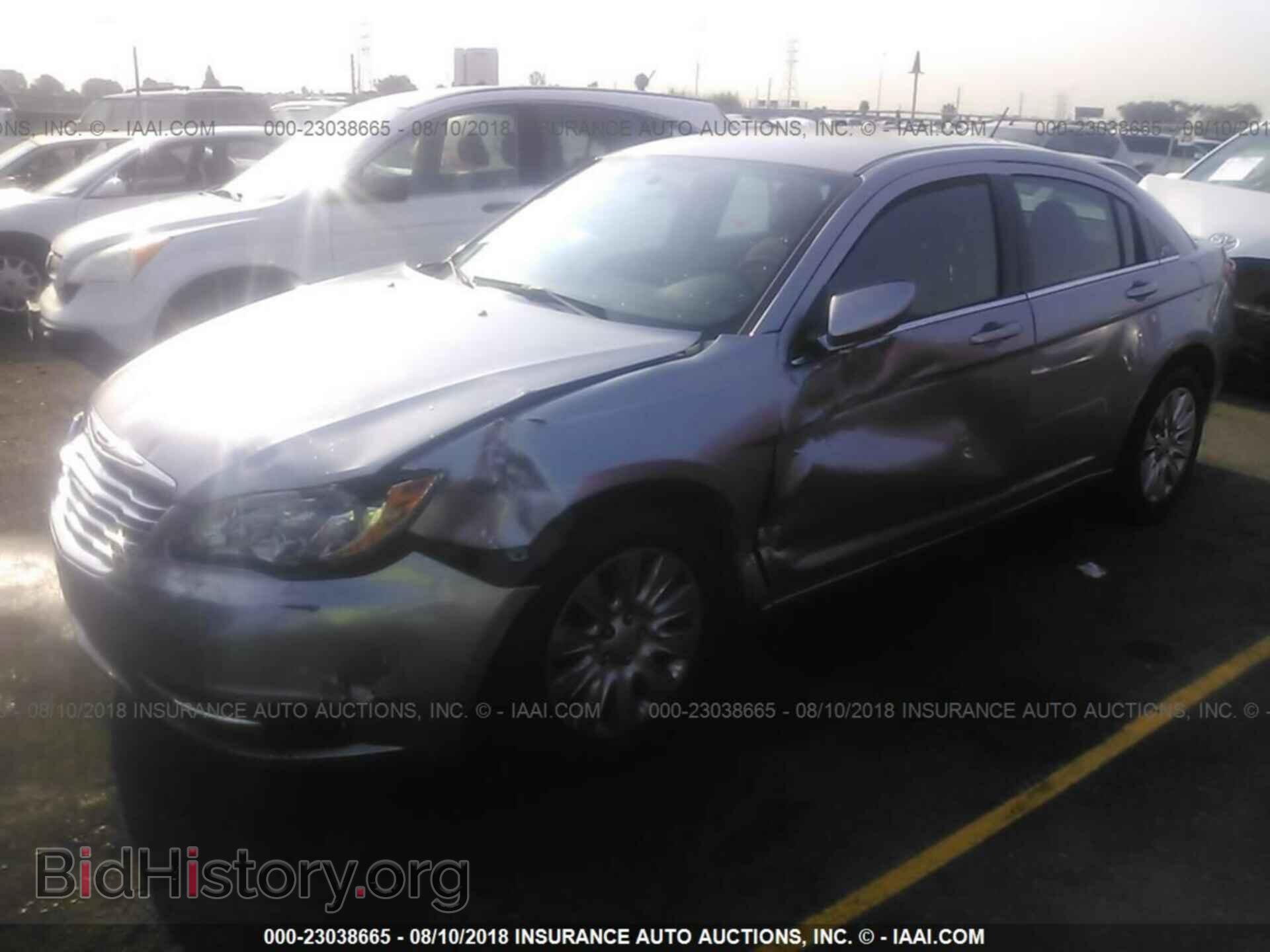 2014 Chrysler 200 - VIN: 1C3CCBAB5EN213069 - Фото 2