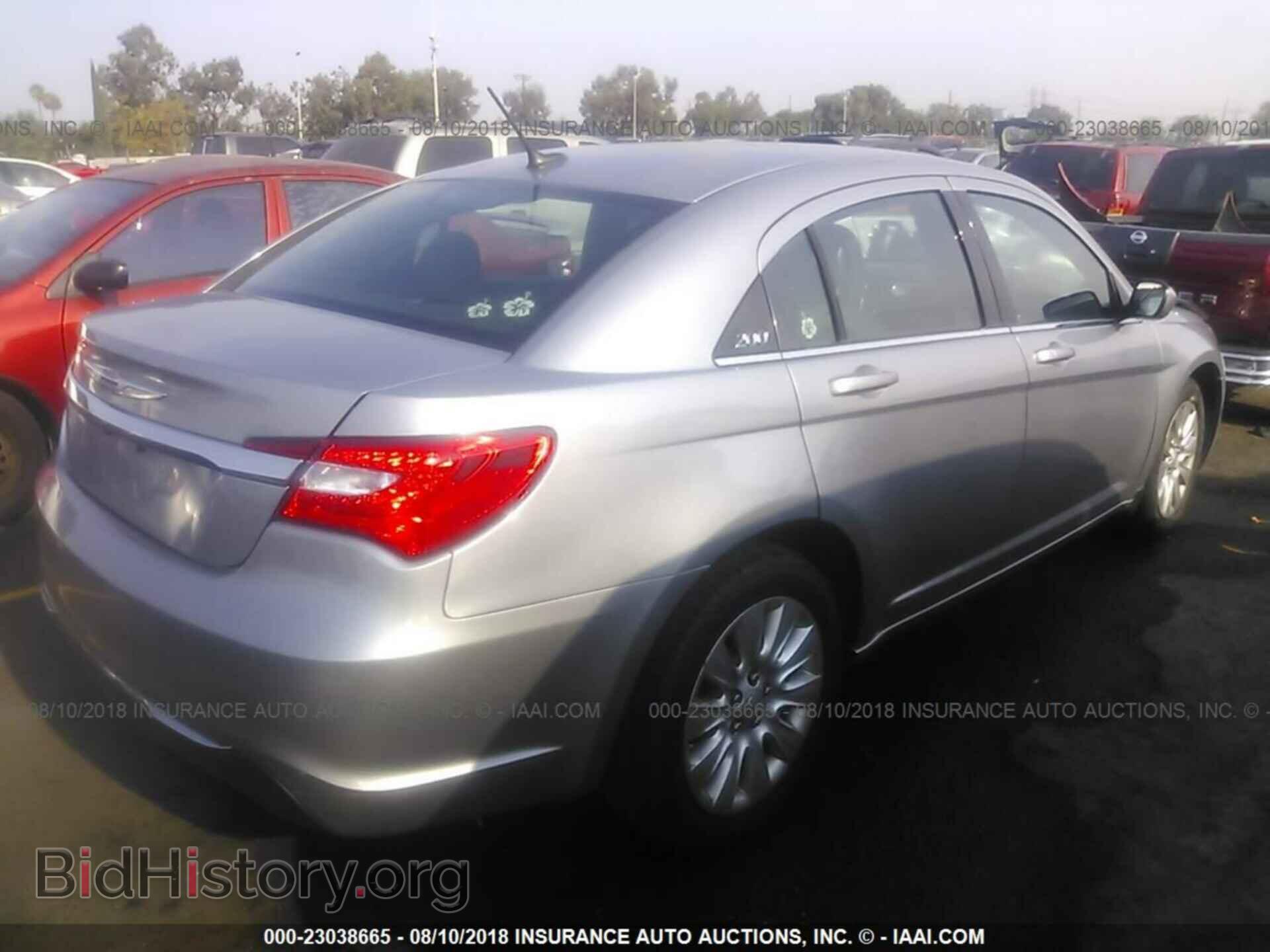 2014 Chrysler 200 - VIN: 1C3CCBAB5EN213069 - Фото 4