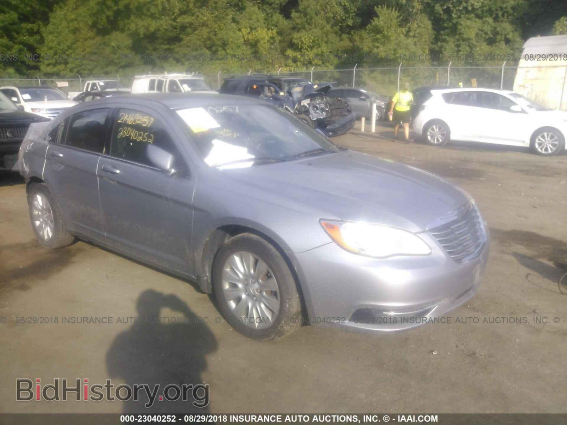 Photo 1C3CCBAB5DN648303 - Chrysler 200 2013
