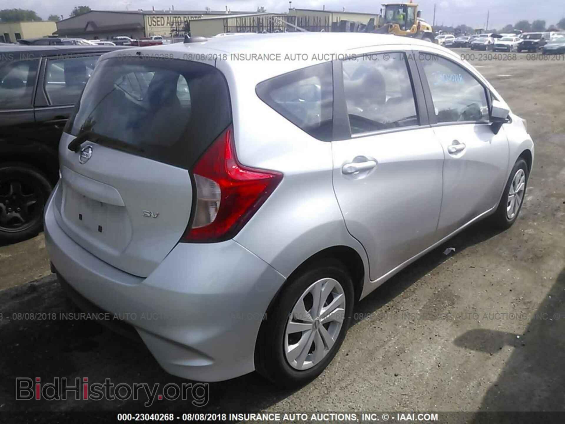 2017 Nissan Versa note - VIN: 3N1CE2CP1HL358342 - Фото 4