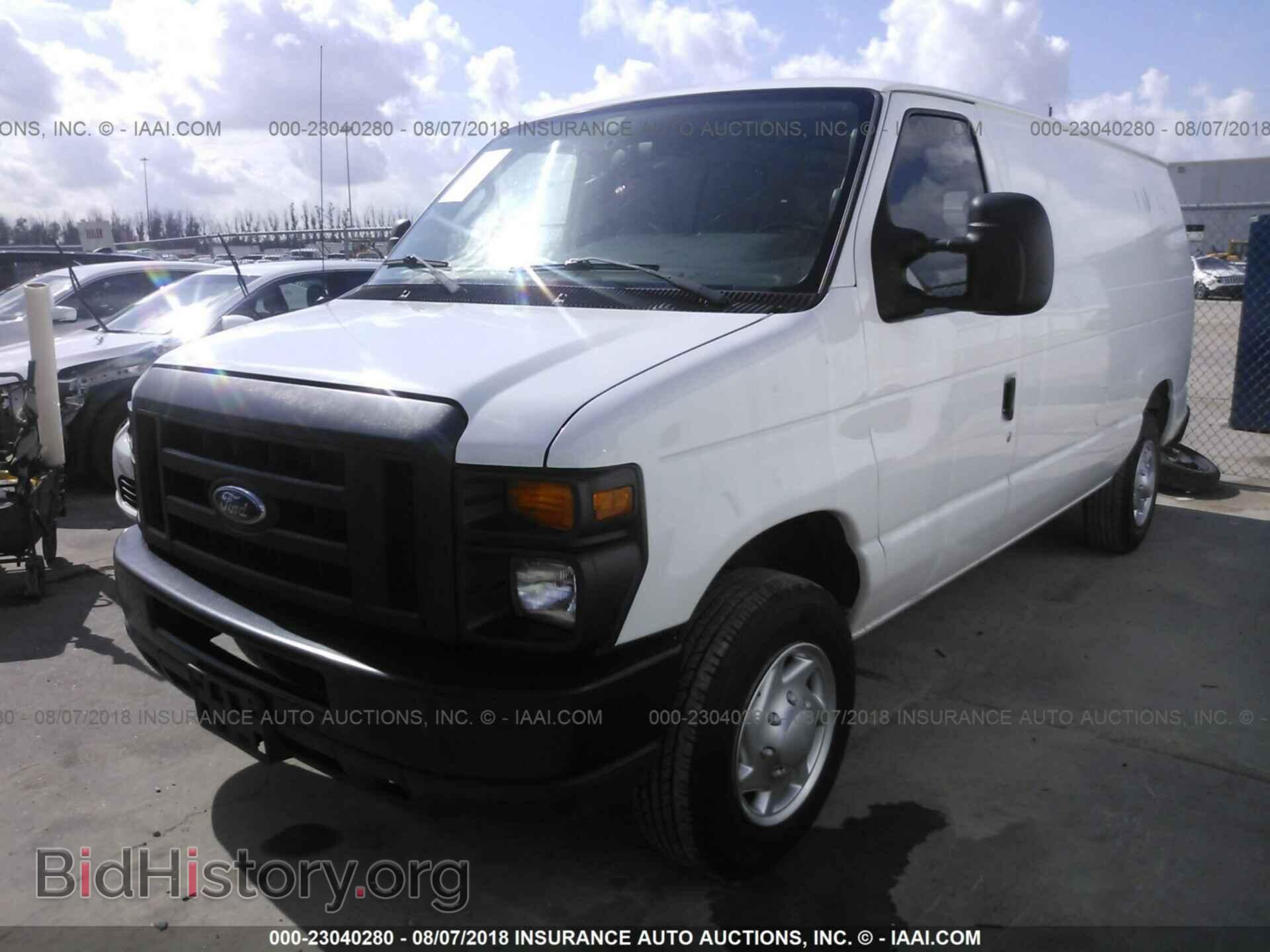 2011 Ford Econoline - VIN: 1FTNE1EW1BDB02591 - Фото 2