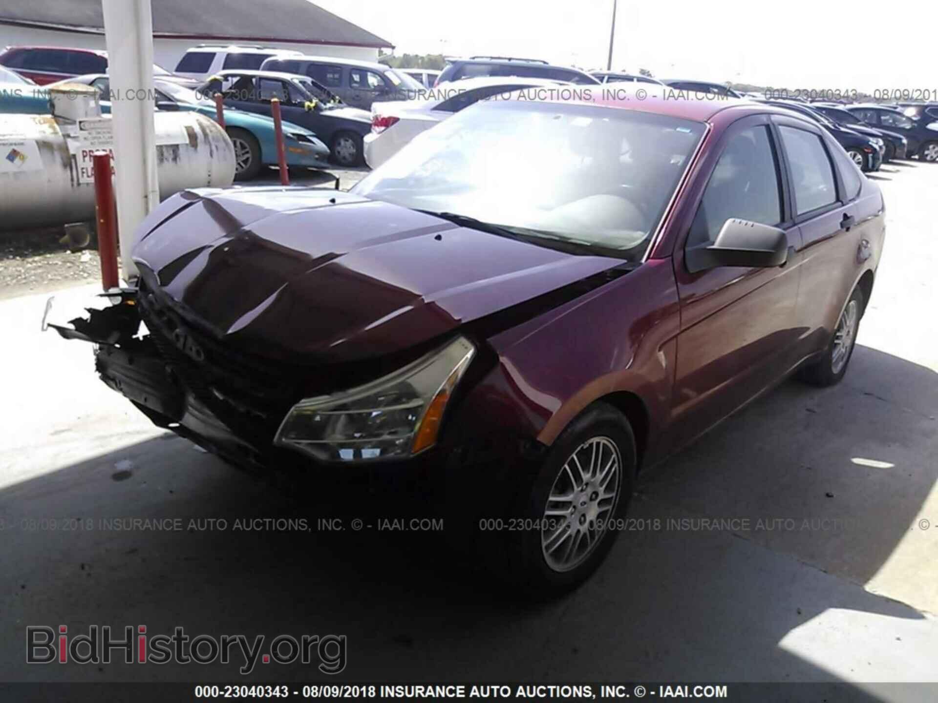 2011 Ford Focus - VIN: 1FAHP3FN7BW112299 - Фото 2