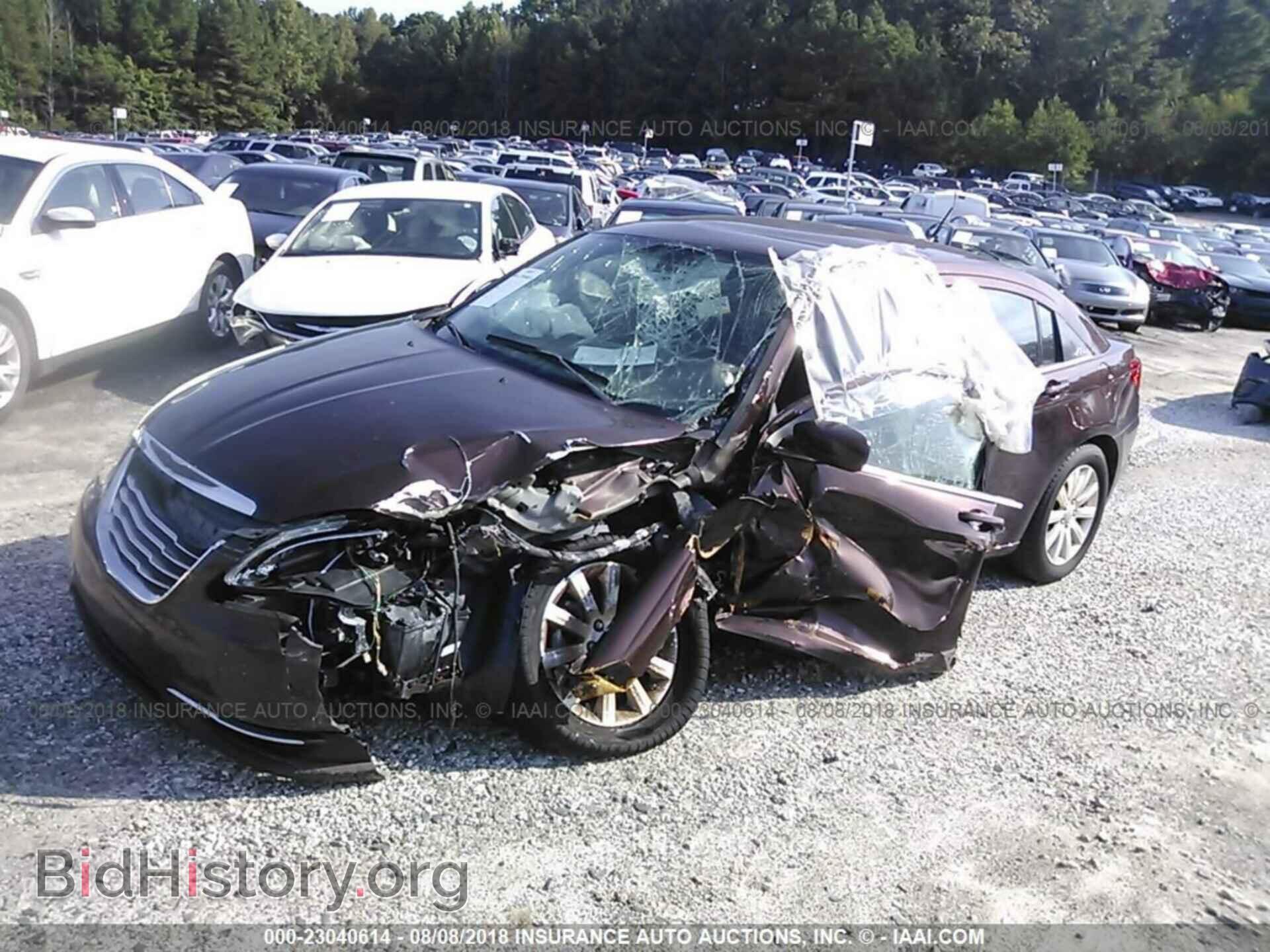 2013 Chrysler 200 - VIN: 1C3CCBBB3DN683596 - Фото 2