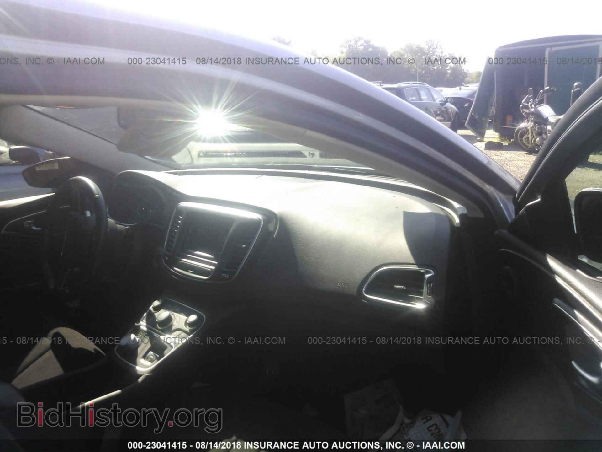 2015 Chrysler 200 - VIN: 1C3CCCABXFN616200 - Photo 5