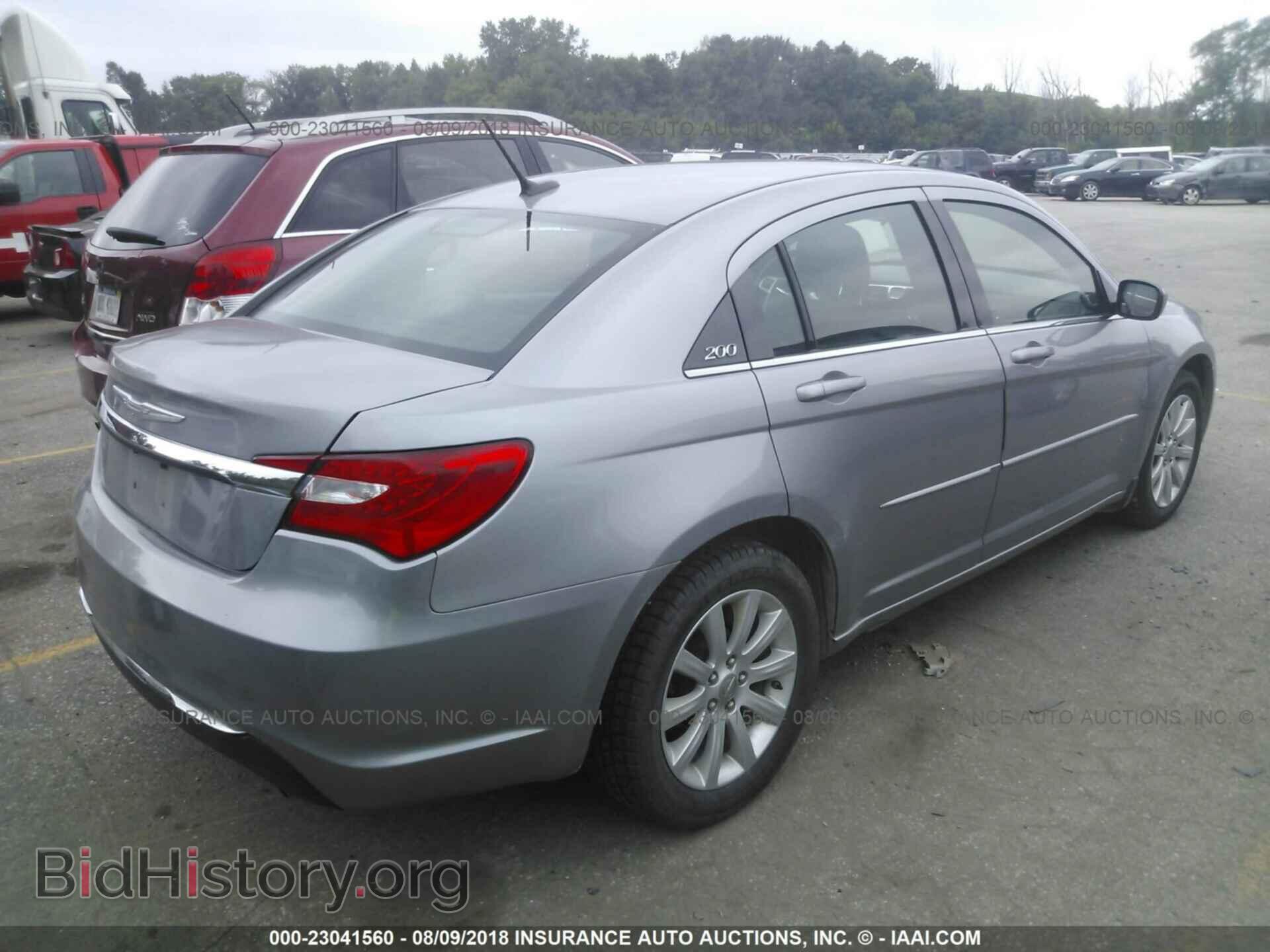 2013 Chrysler 200 - VIN: 1C3CCBBBXDN557560 - Фото 4