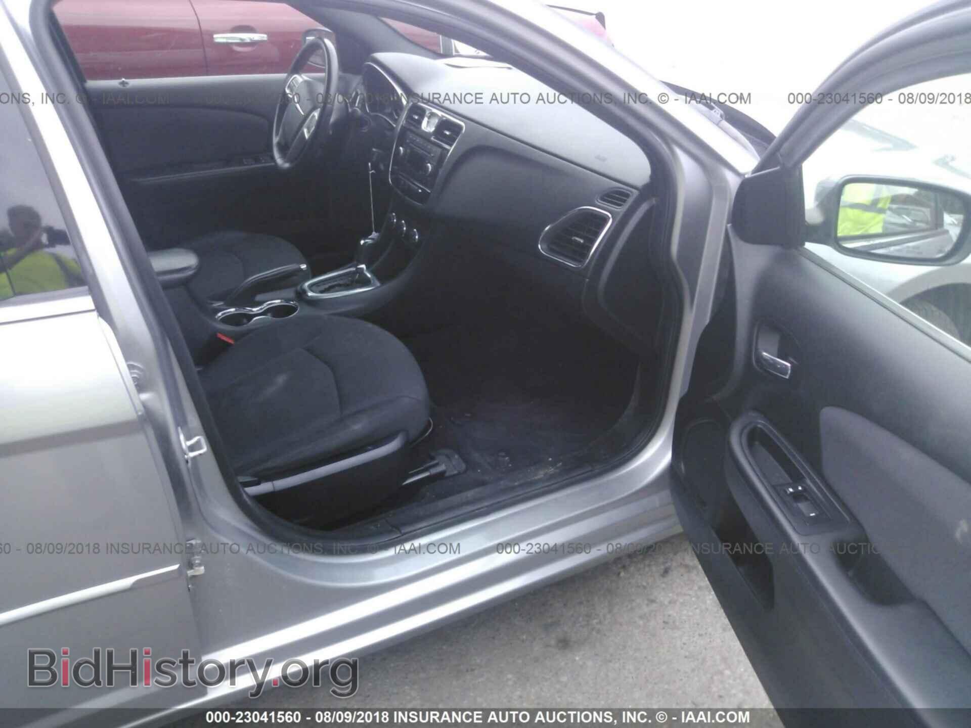 2013 Chrysler 200 - VIN: 1C3CCBBBXDN557560 - Фото 5