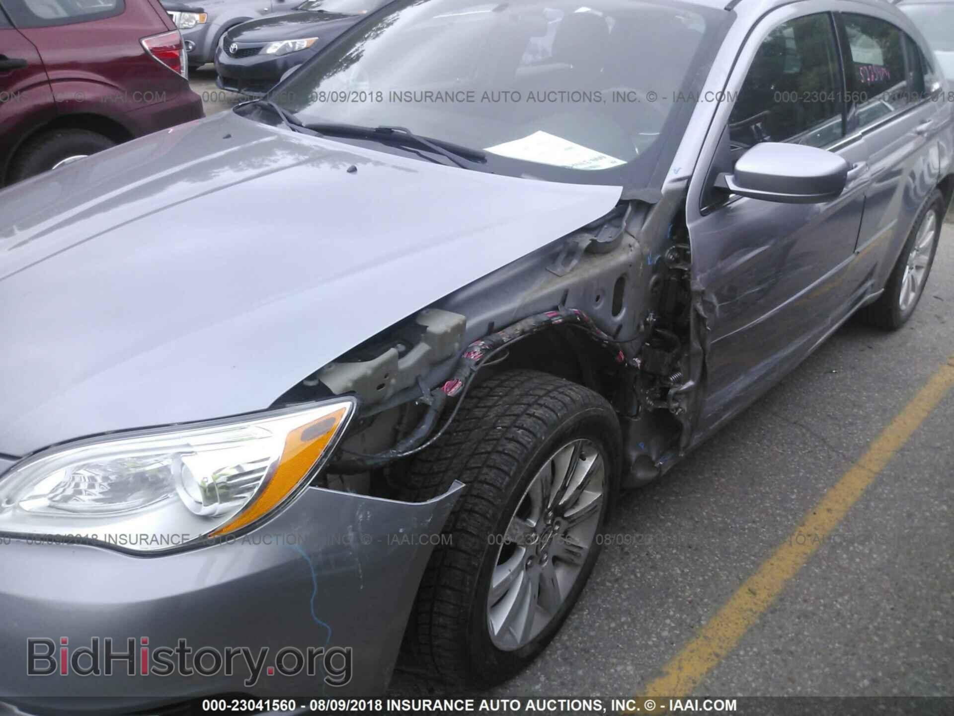 2013 Chrysler 200 - VIN: 1C3CCBBBXDN557560 - Фото 6