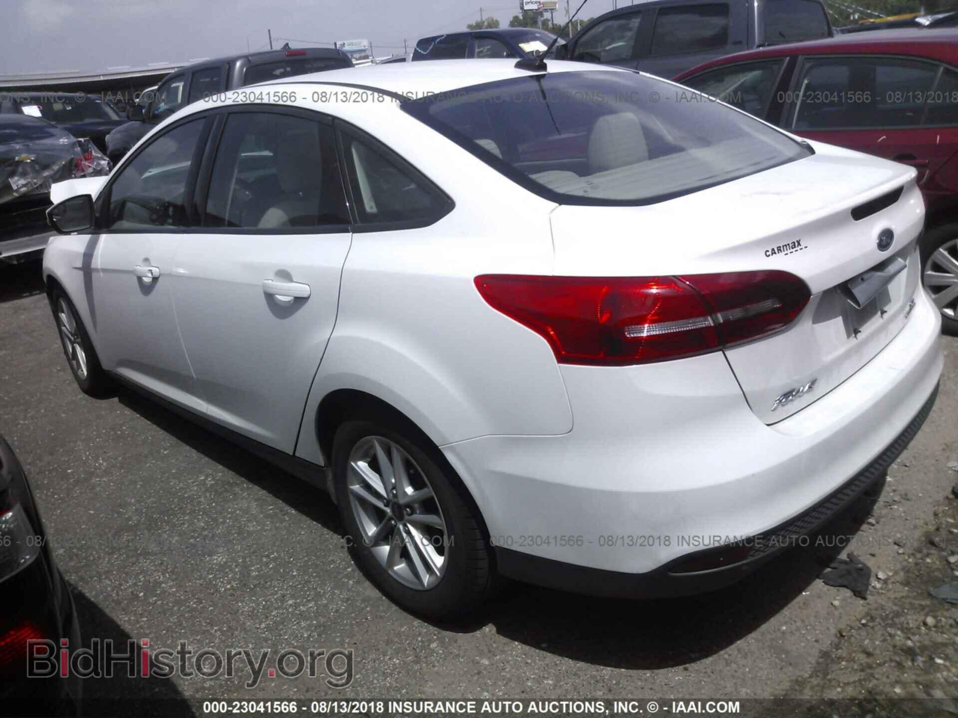 2016 Ford Focus - VIN: 1FADP3F29GL271919 - Photo 3