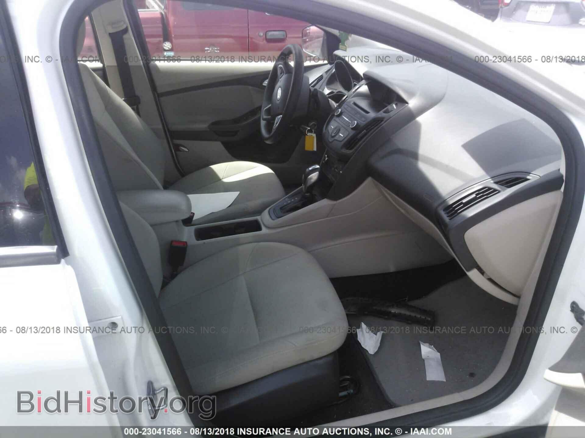 2016 Ford Focus - VIN: 1FADP3F29GL271919 - Photo 5