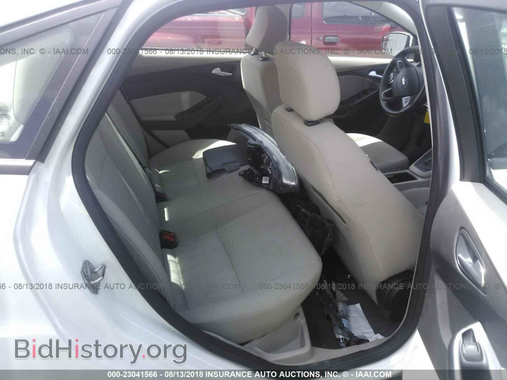 2016 Ford Focus - VIN: 1FADP3F29GL271919 - Photo 8