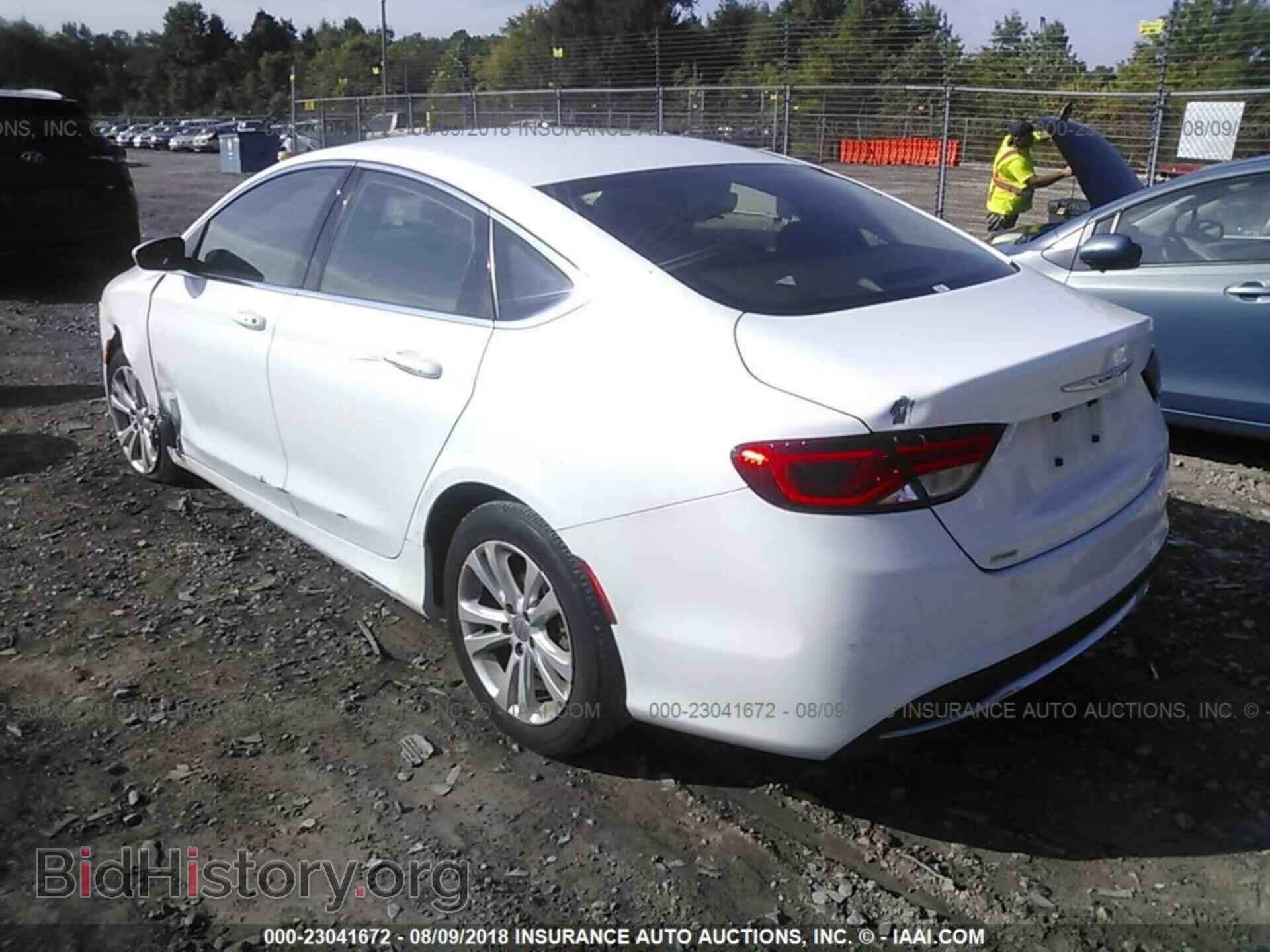 2015 Chrysler 200 - VIN: 1C3CCCAB5FN628688 - Photo 3