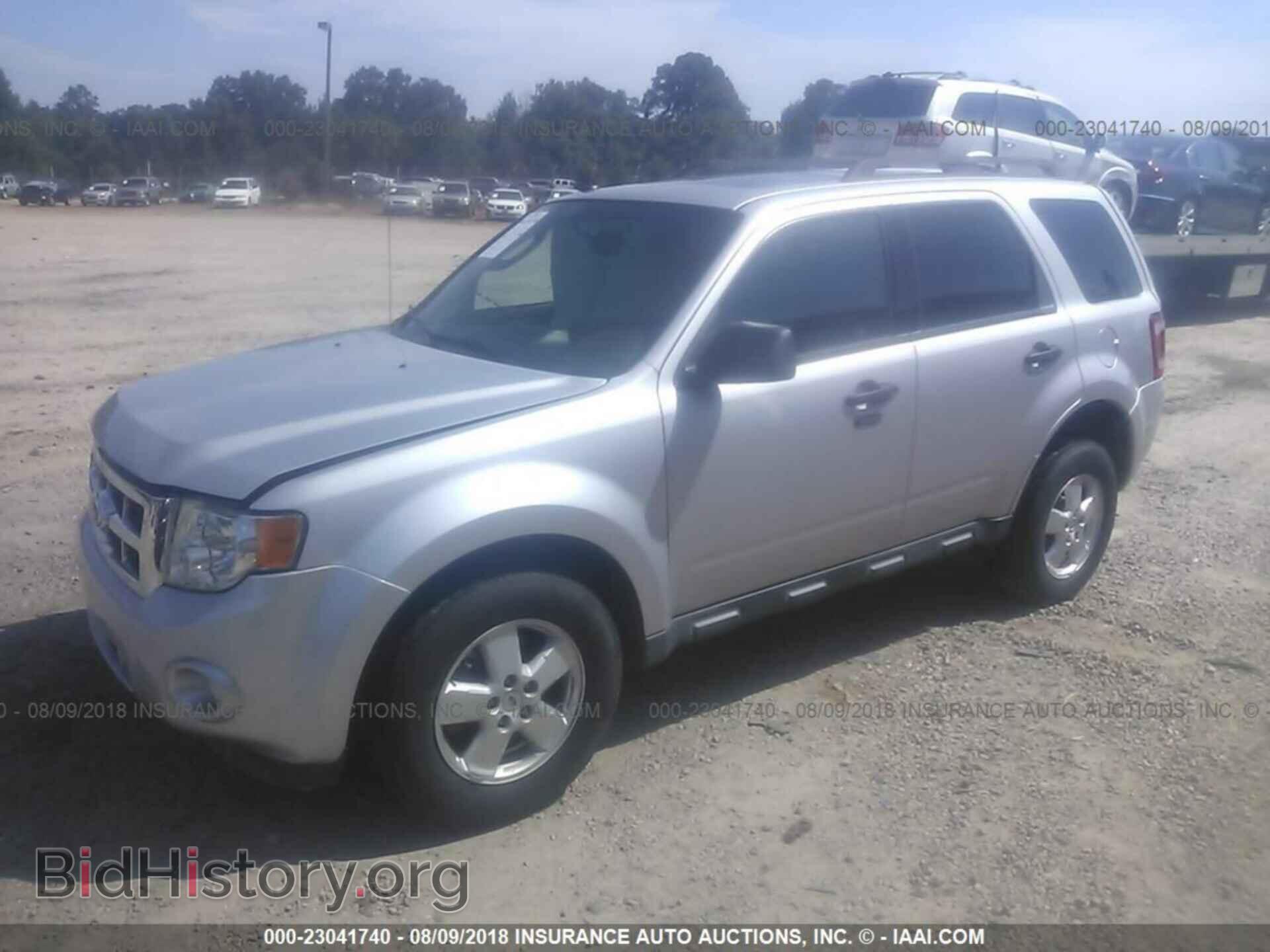2012 Ford Escape - VIN: 1FMCU9D72CKC00282 - Photo 2