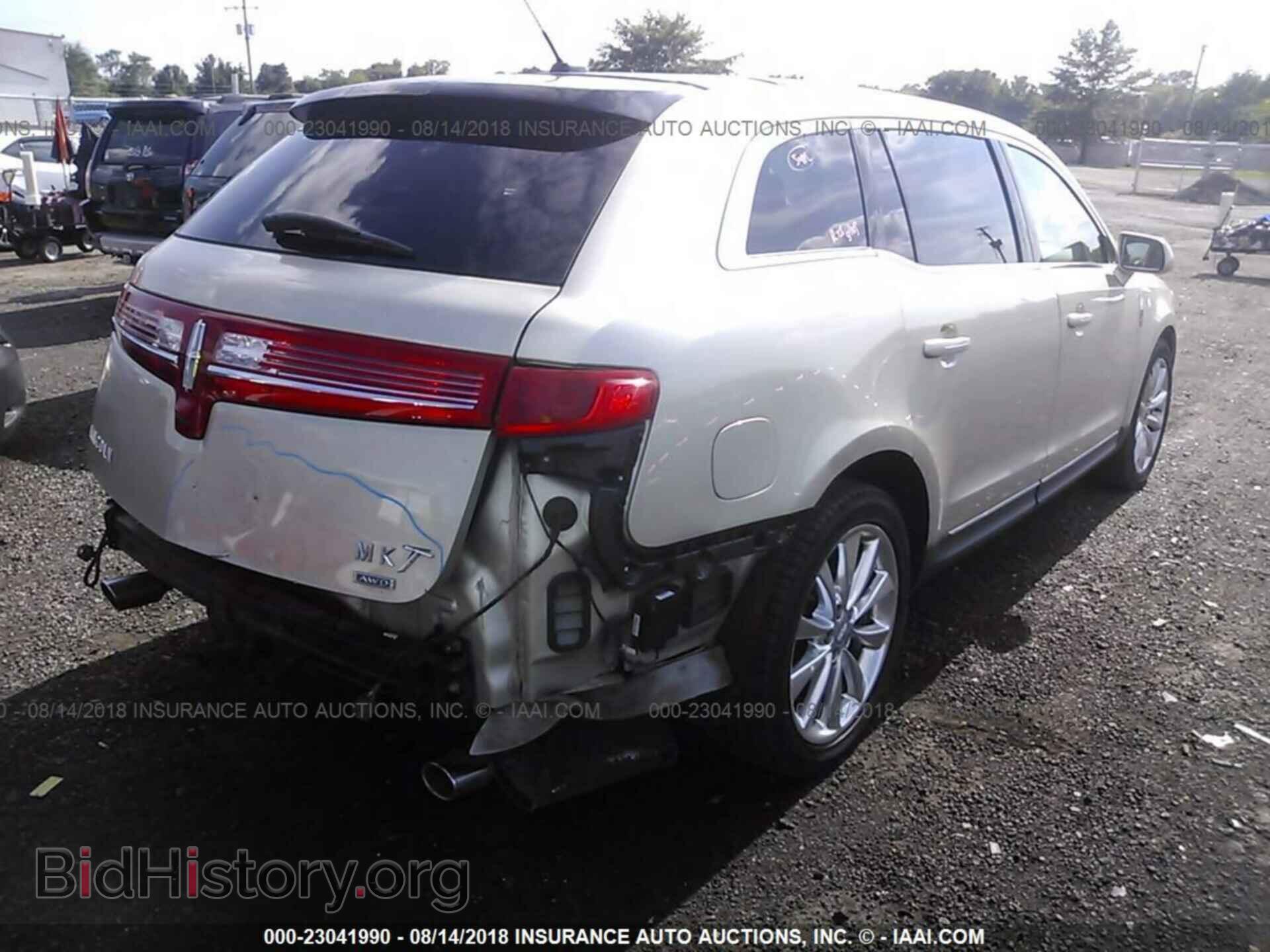2011 Lincoln Mkt - VIN: 2LMHJ5AR1BBJ54180 - Photo 4