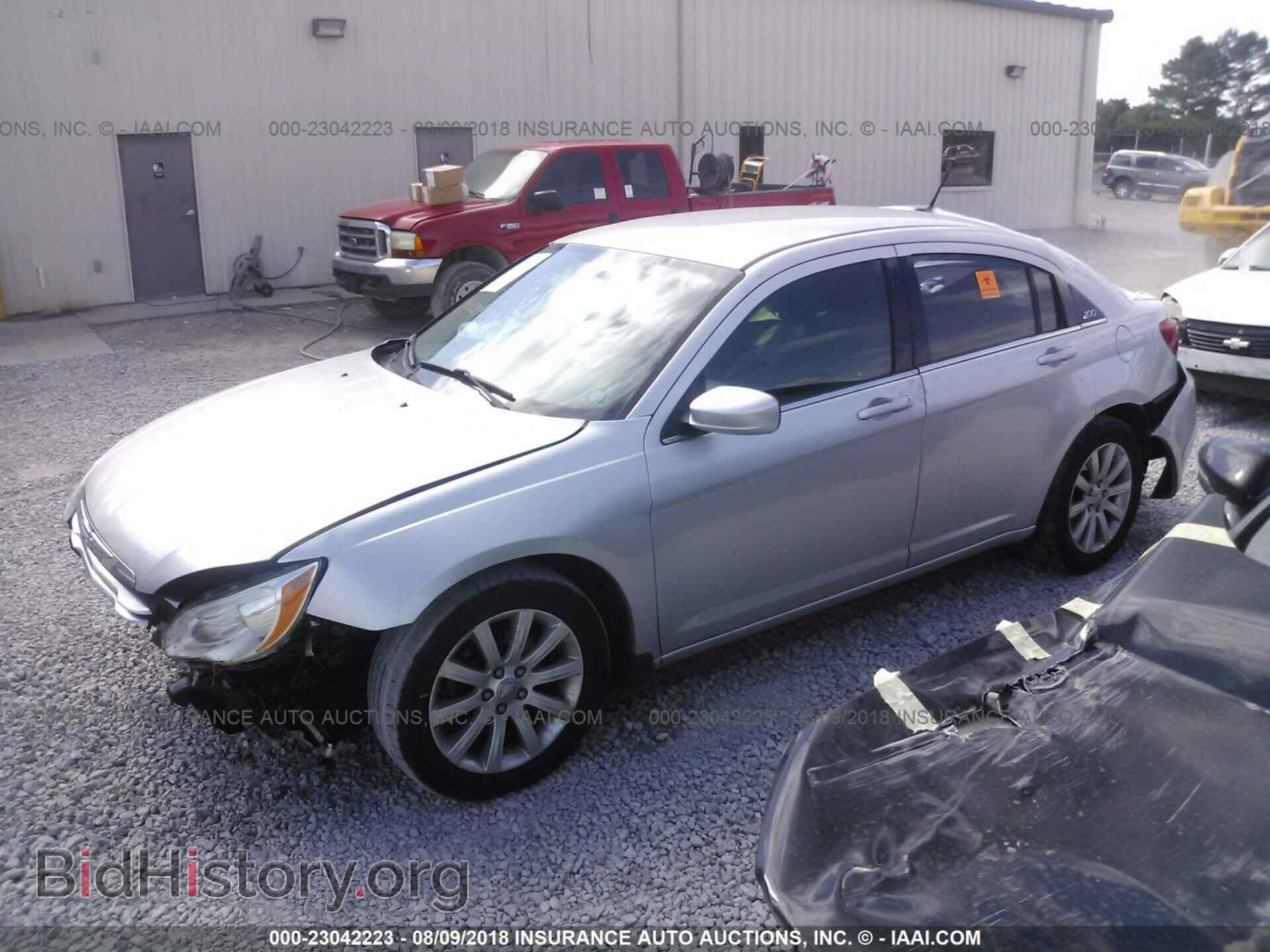 2012 Chrysler 200 - VIN: 1C3CCBBB0CN130158 - Фото 2