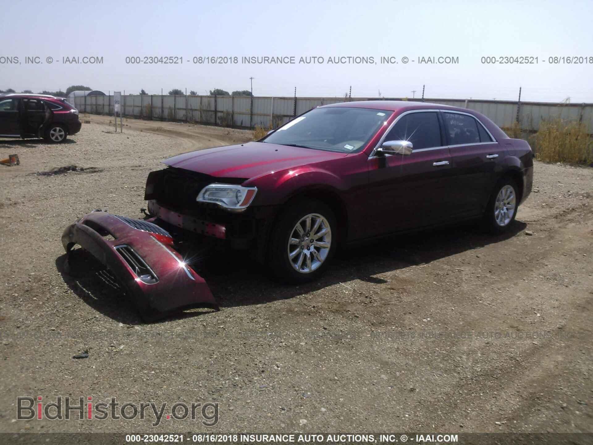 2013 Chrysler 300c - VIN: 2C3CCAET2DH580743 - Фото 2