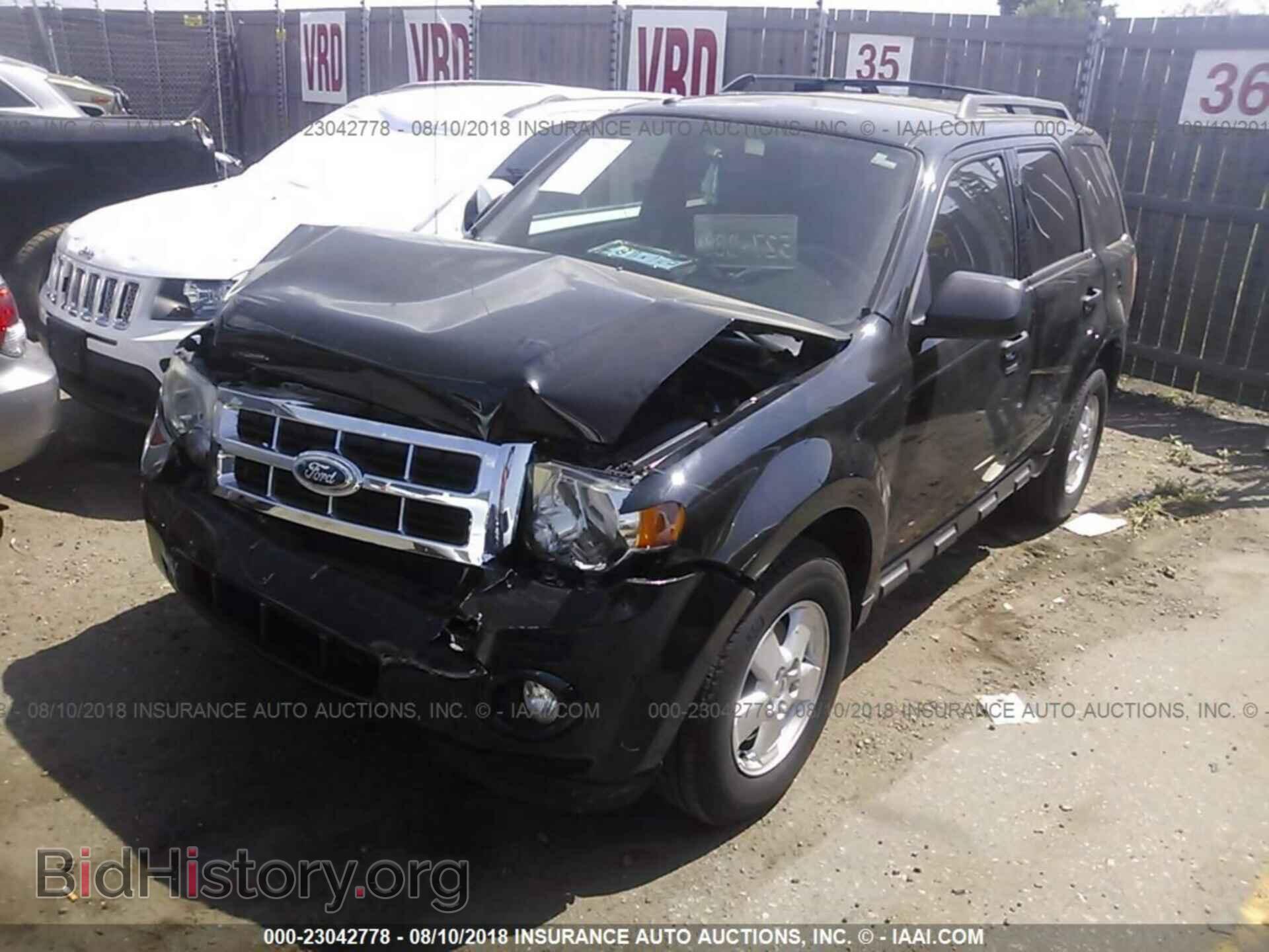 2011 Ford Escape - VIN: 1FMCU0D71BKA68528 - Photo 2