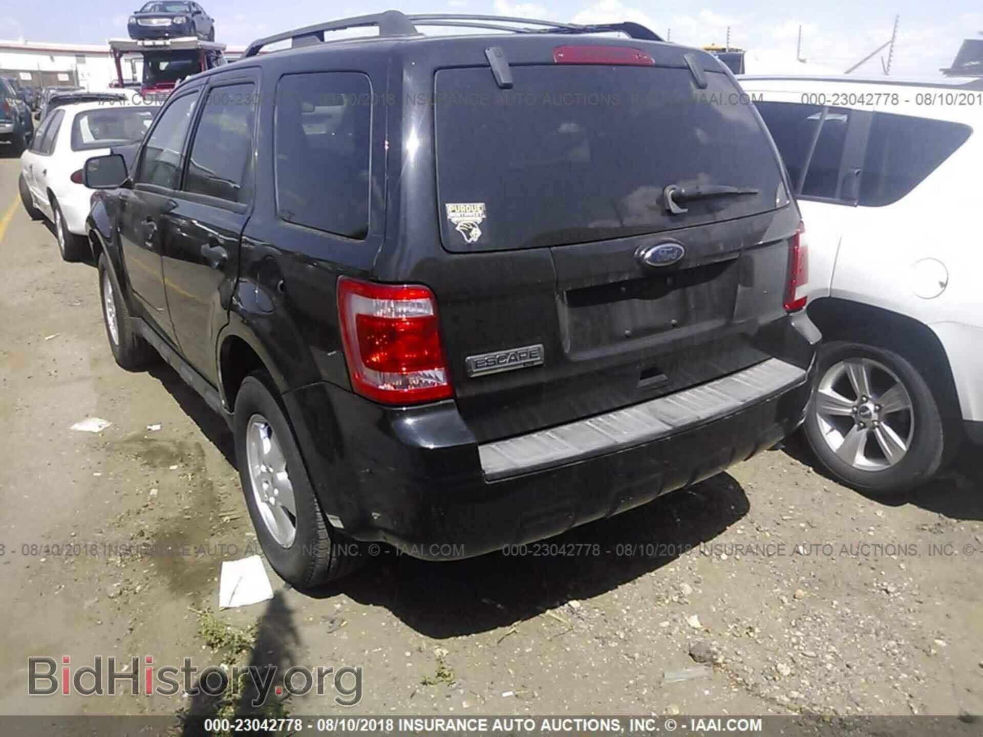 2011 Ford Escape - VIN: 1FMCU0D71BKA68528 - Photo 3