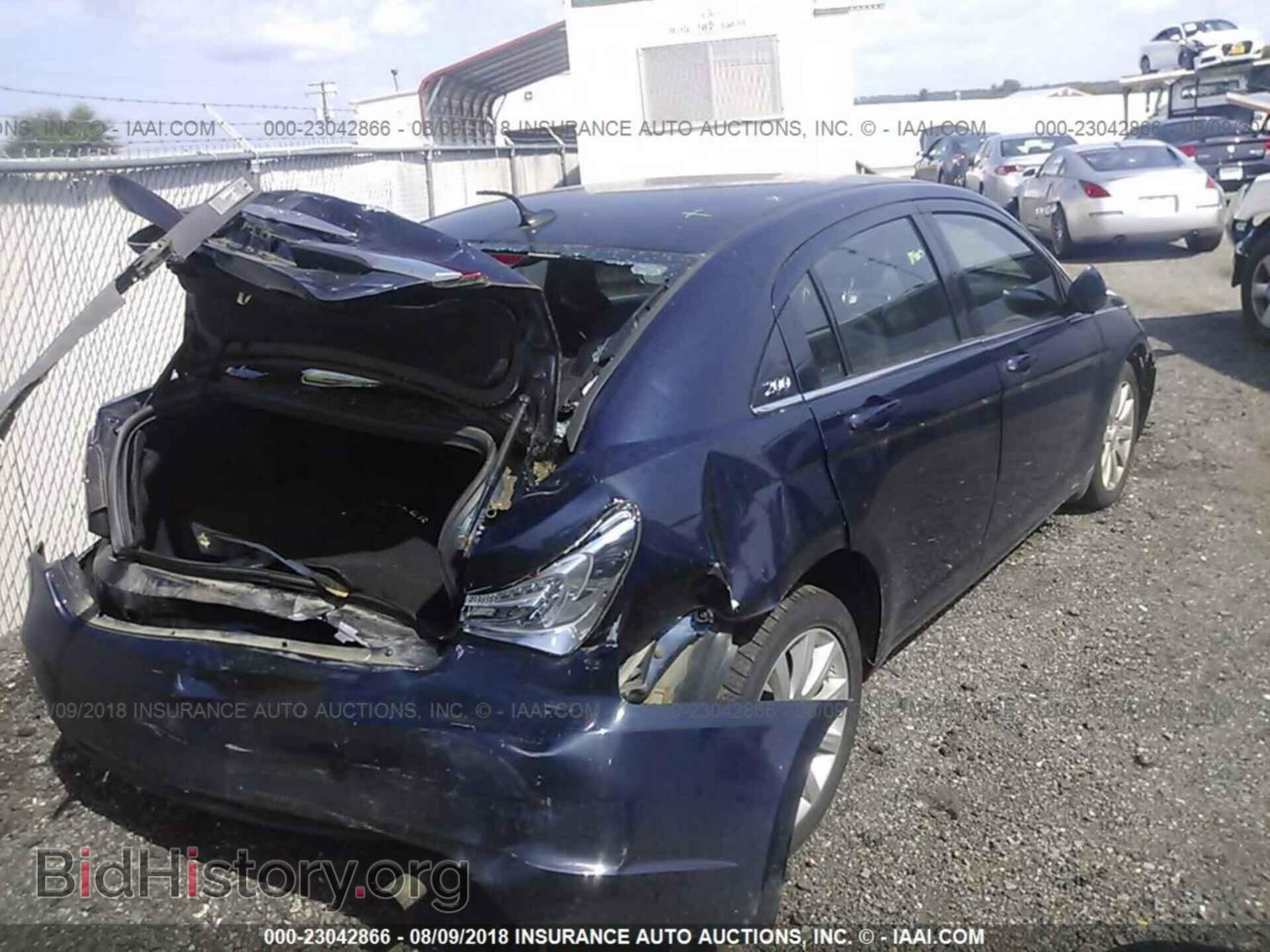 2013 Chrysler 200 - VIN: 1C3CCBBB4DN728559 - Фото 4