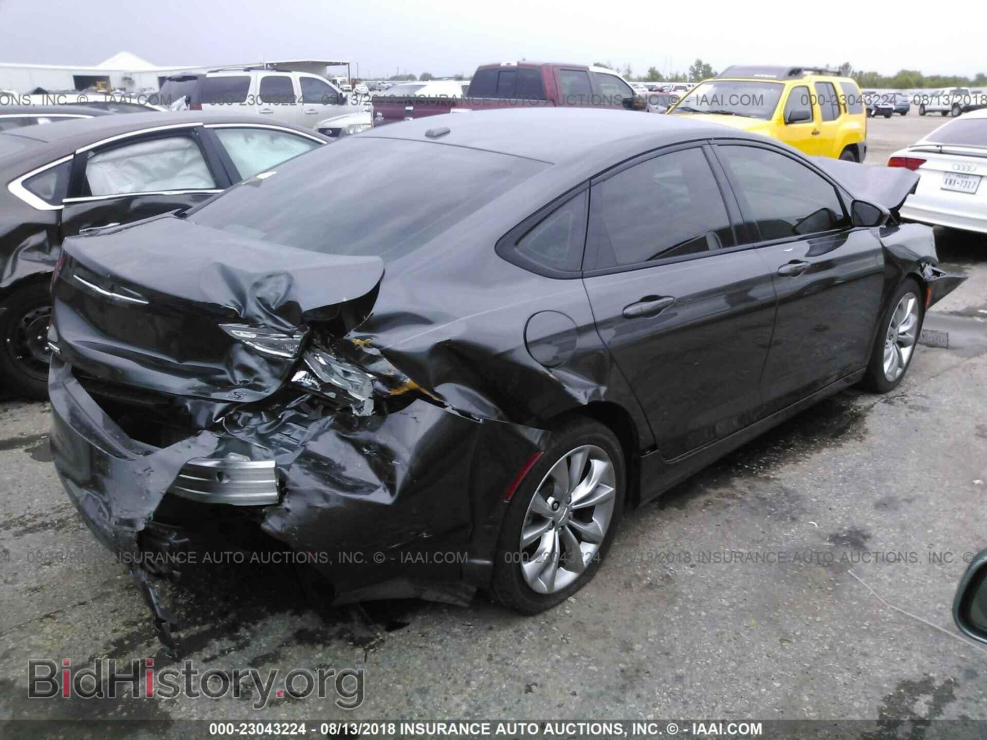 2016 Chrysler 200 - VIN: 1C3CCCBB6GN132718 - Photo 4