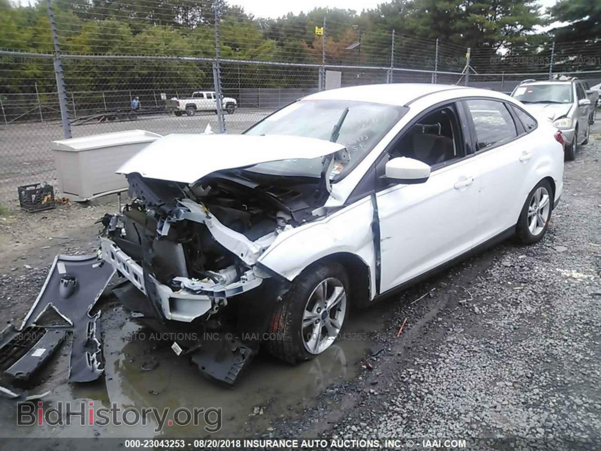 2012 Ford Focus - VIN: 1FAHP3F20CL149638 - Photo 2