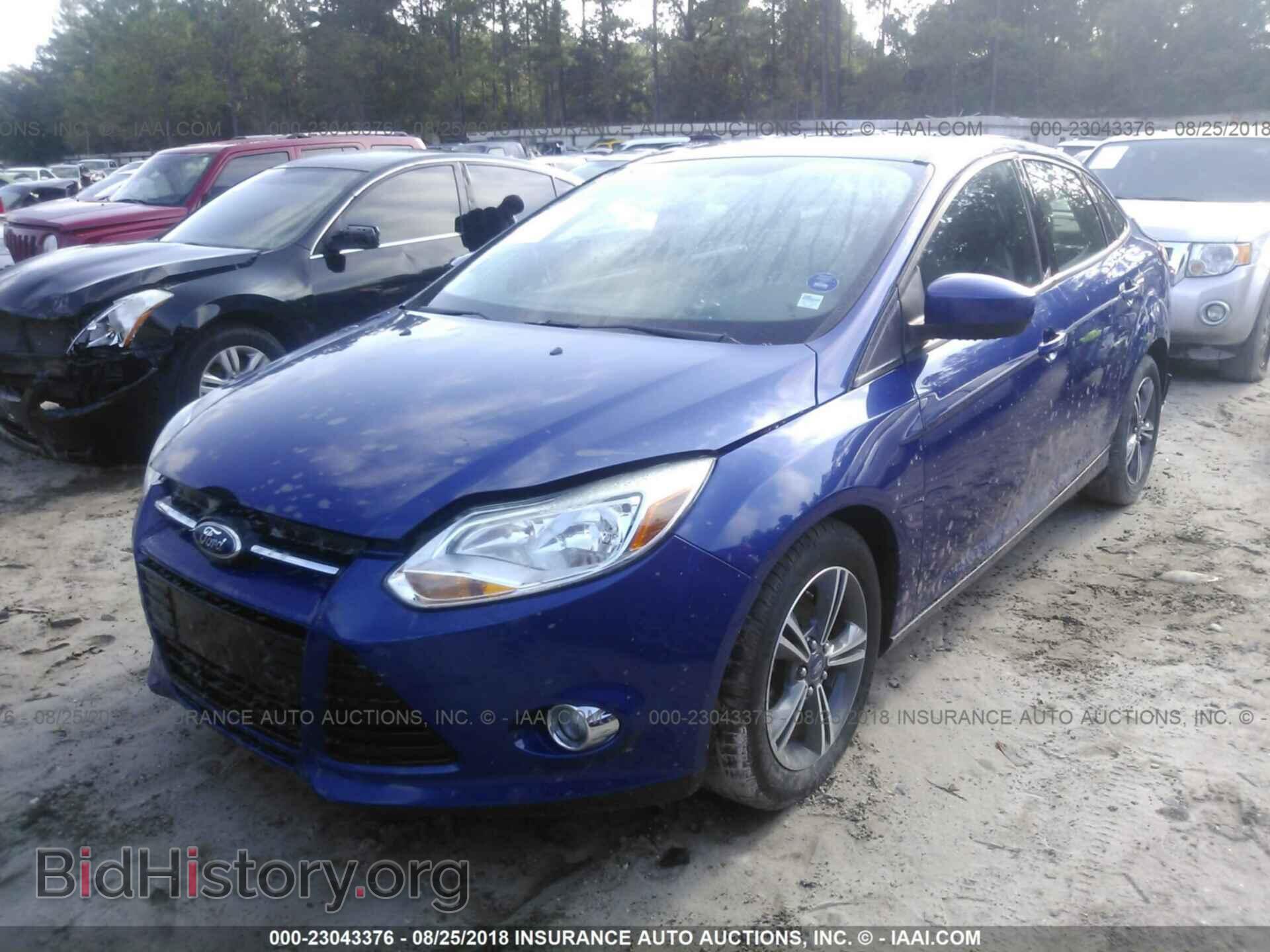 2012 Ford Focus - VIN: 1FAHP3F21CL420447 - Photo 2