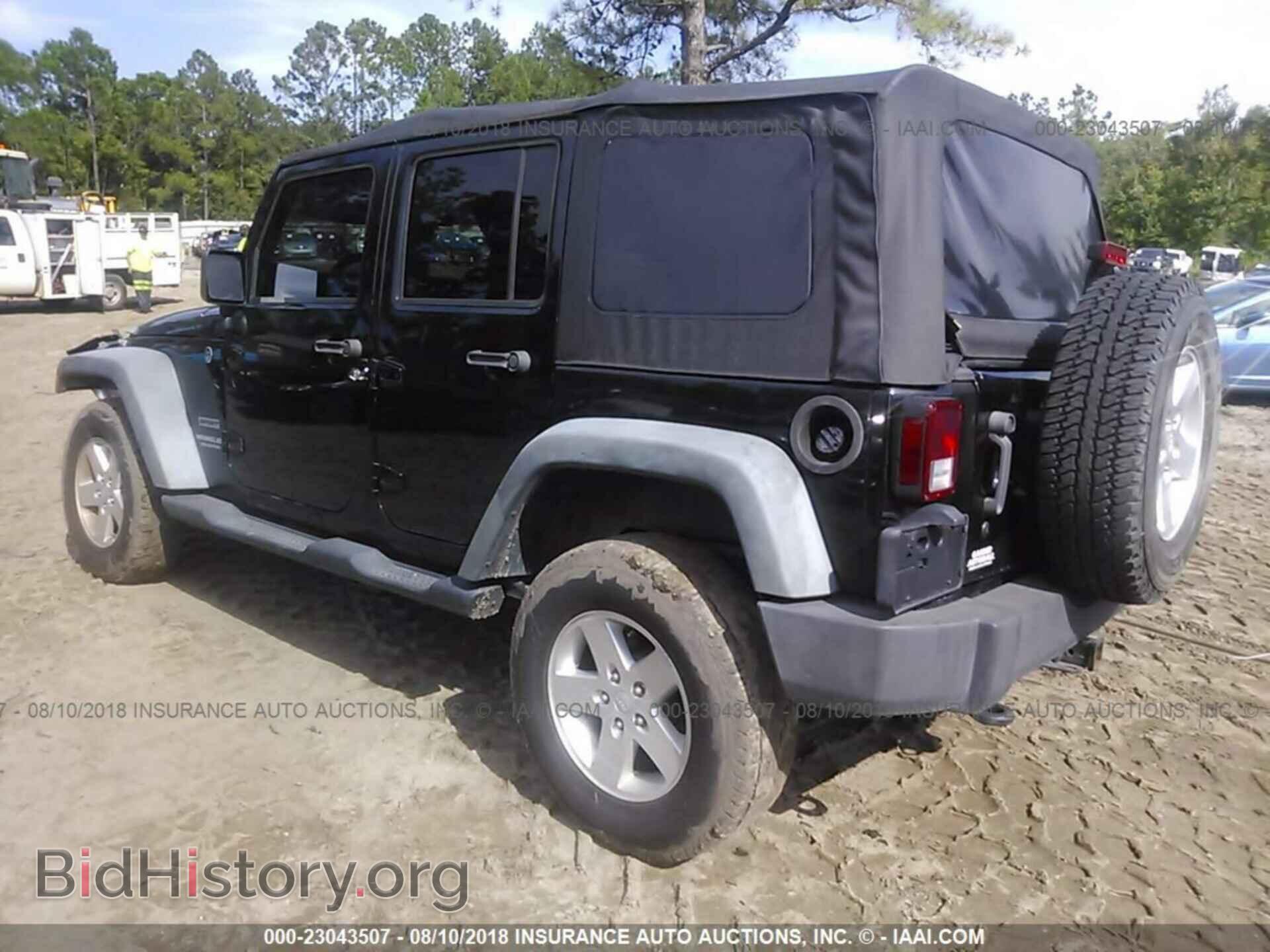 2011 Jeep Wrangler - VIN: 1J4BA3H16BL547838 - Фото 3
