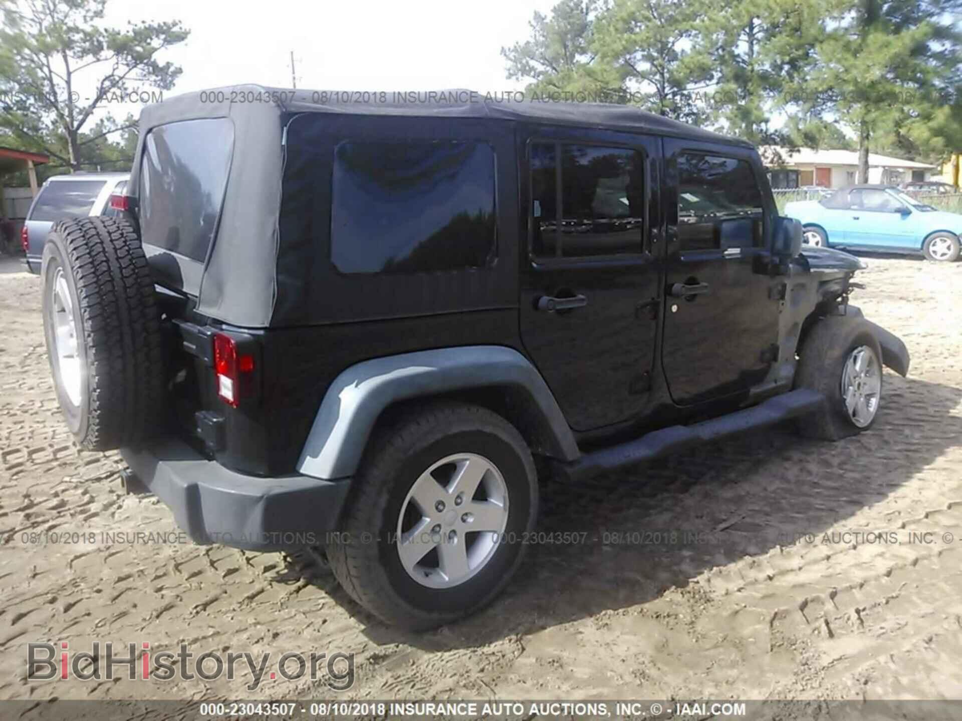 2011 Jeep Wrangler - VIN: 1J4BA3H16BL547838 - Фото 4