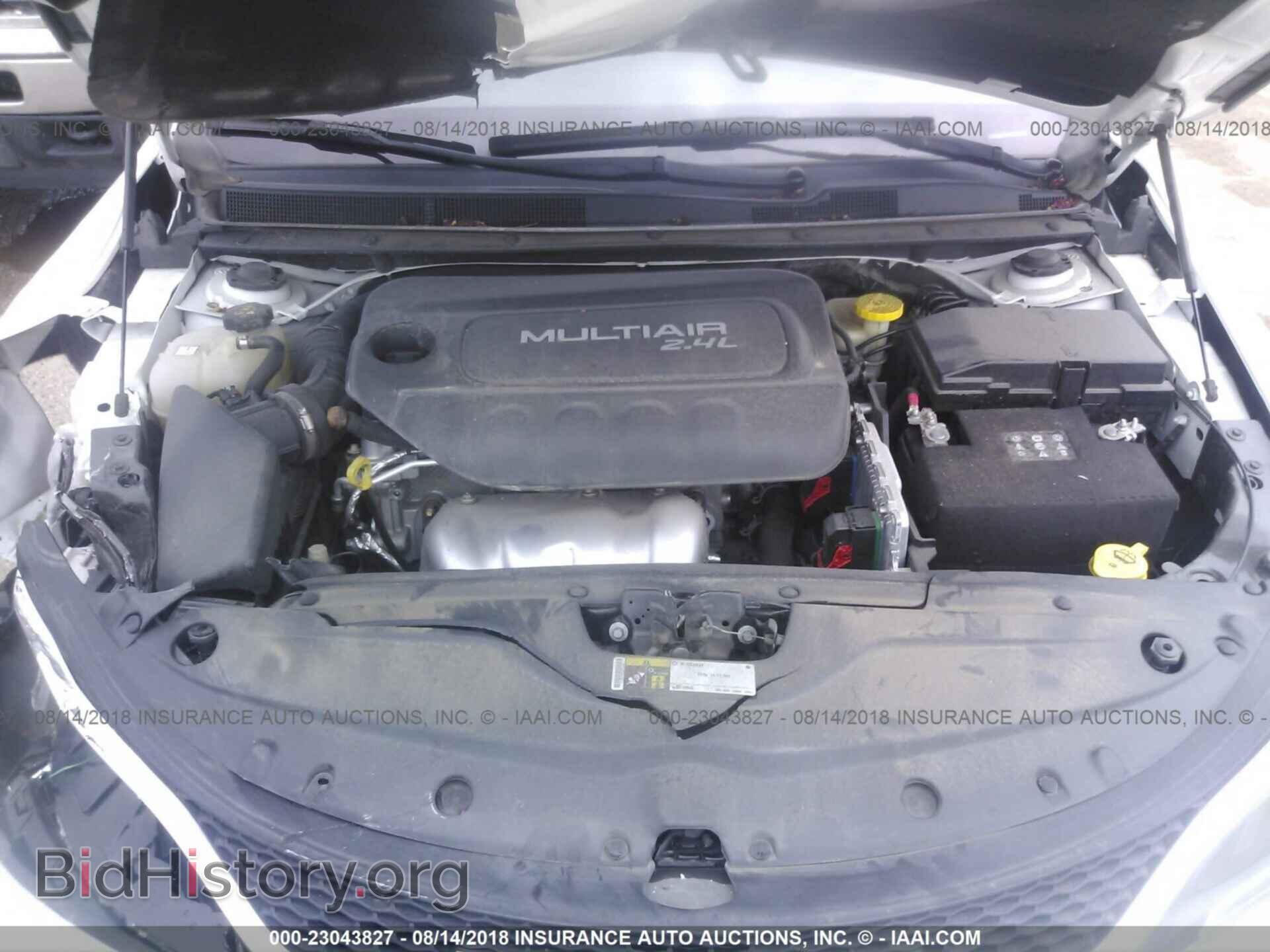 2015 Chrysler 200 - VIN: 1C3CCCAB5FN569853 - Фото 10