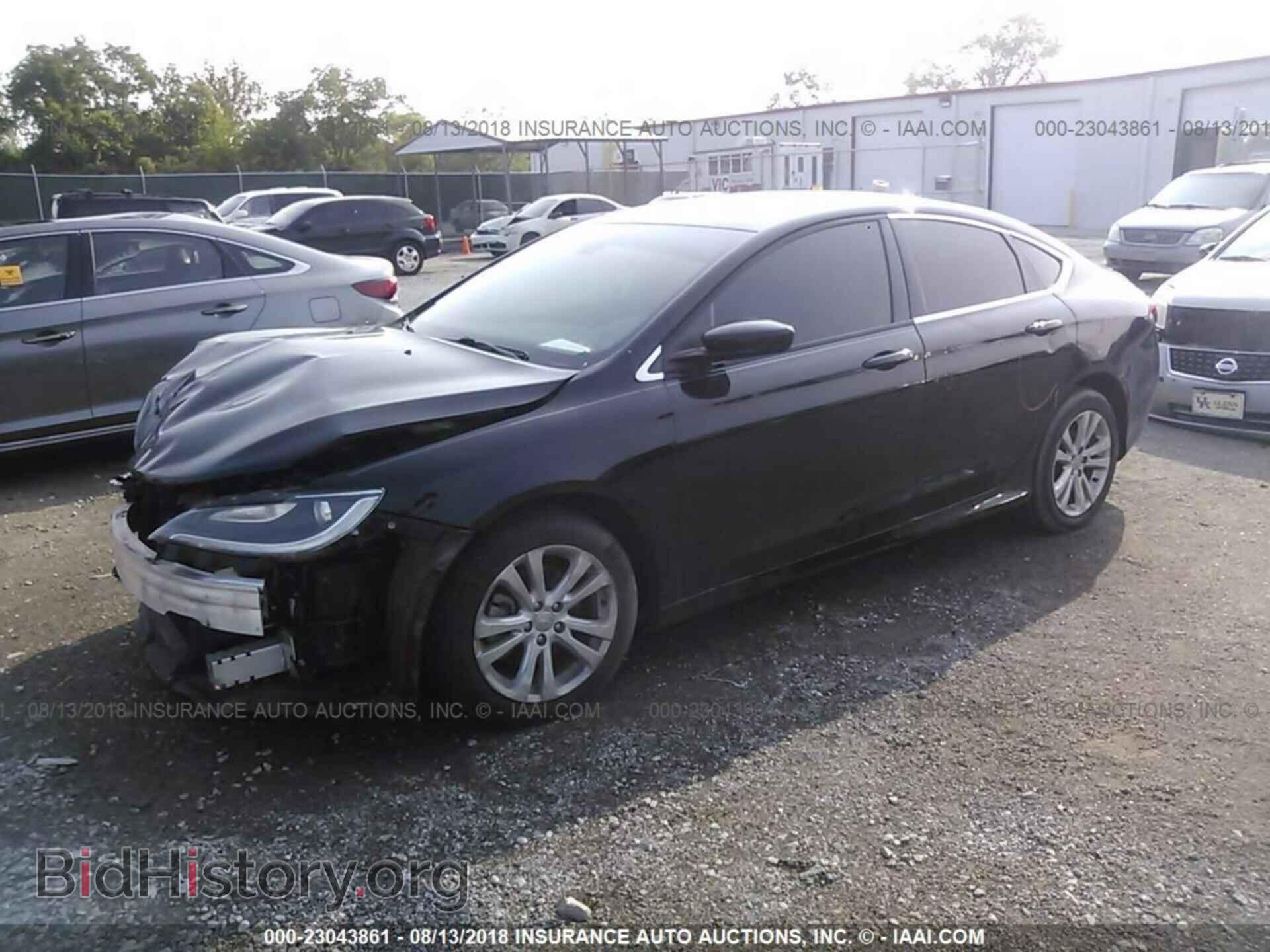 2015 Chrysler 200 - VIN: 1C3CCCAB3FN556342 - Photo 2