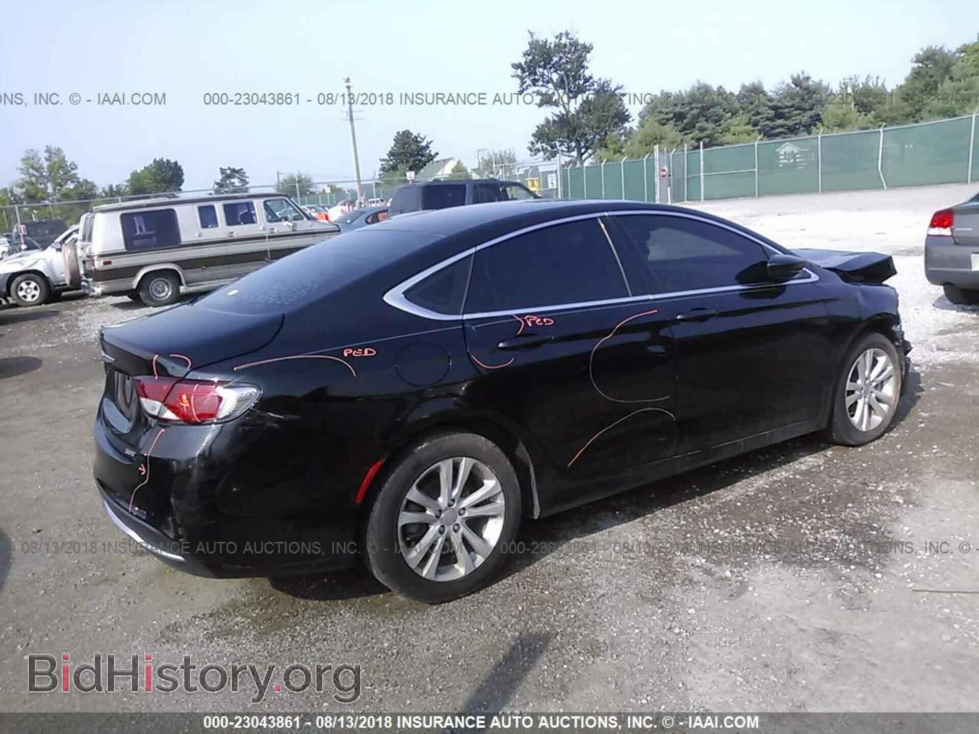 2015 Chrysler 200 - VIN: 1C3CCCAB3FN556342 - Photo 4