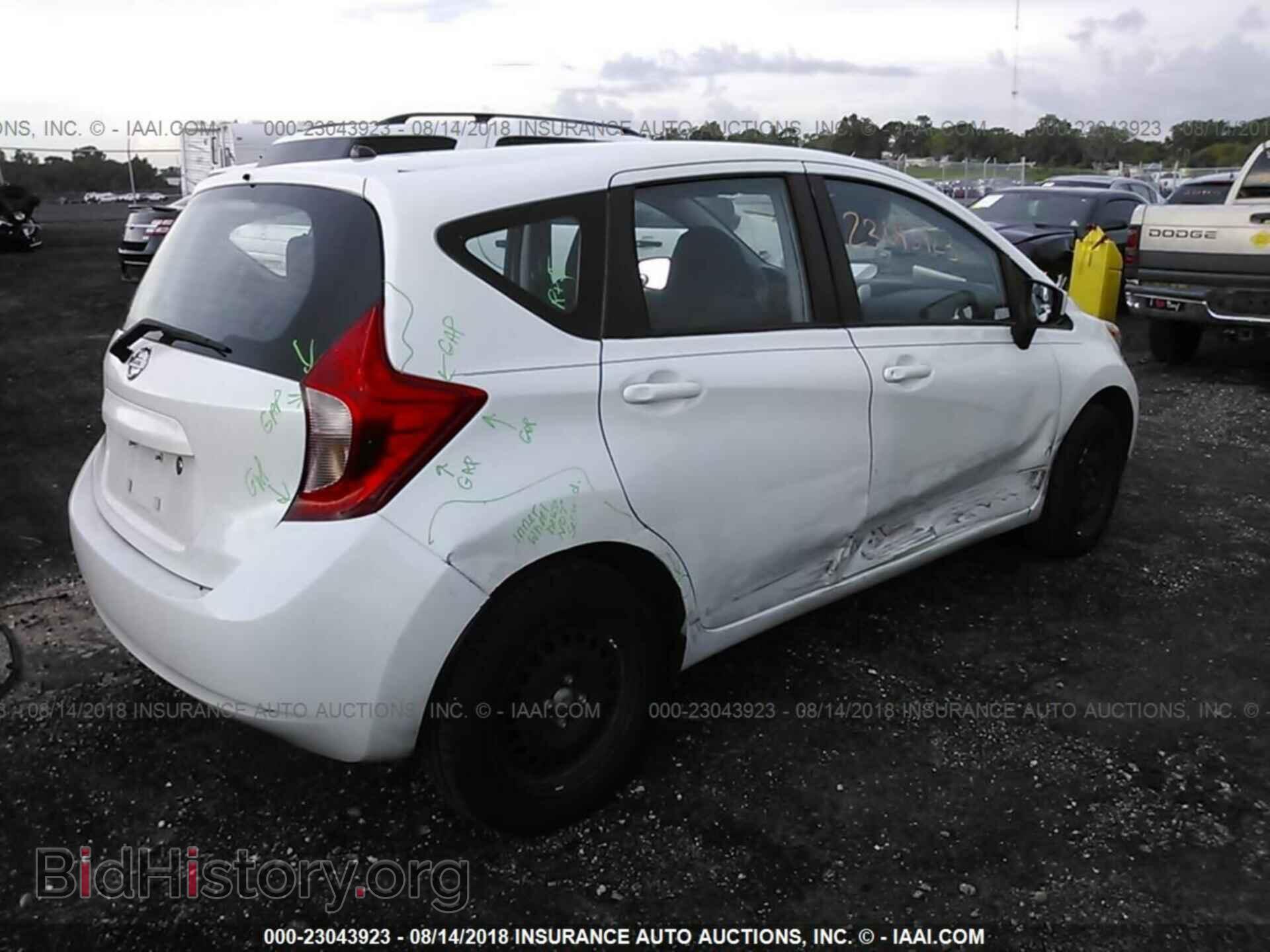 2015 Nissan Versa note - VIN: 3N1CE2CP6FL367941 - Фото 4