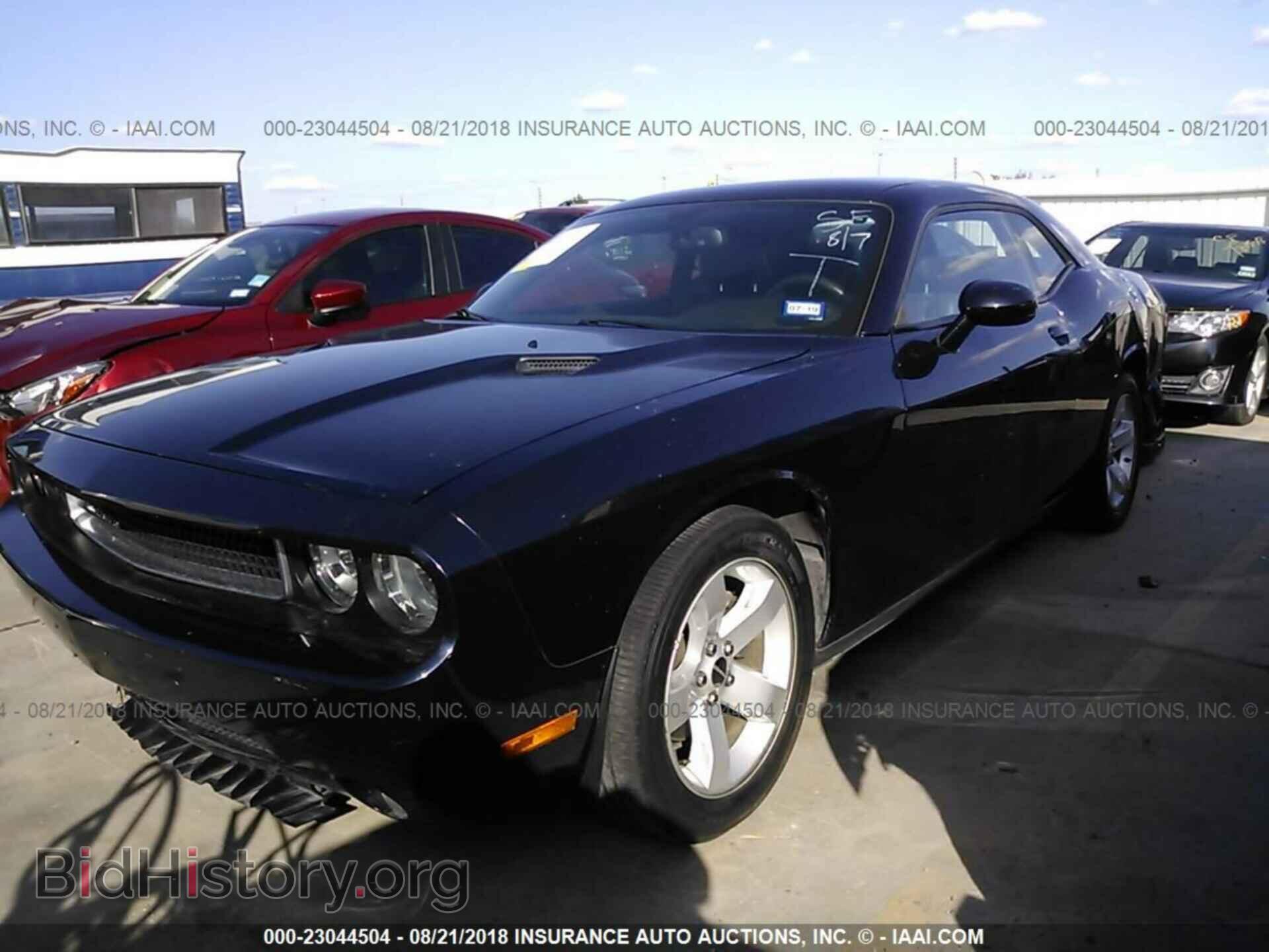 2012 Dodge Challenger - VIN: 2C3CDYAG7CH137534 - Фото 2