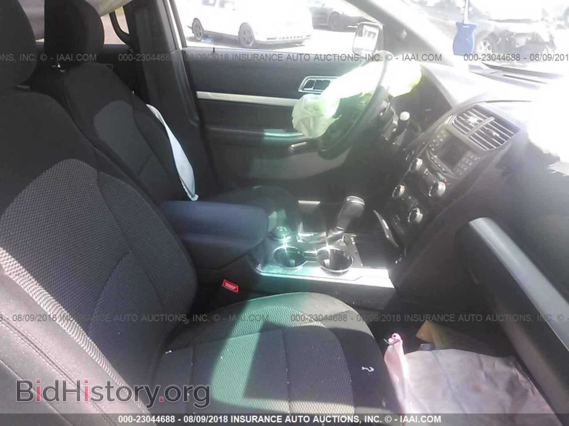 2017 Ford Explorer - VIN: 1FM5K8D85HGA14361 - Photo 5