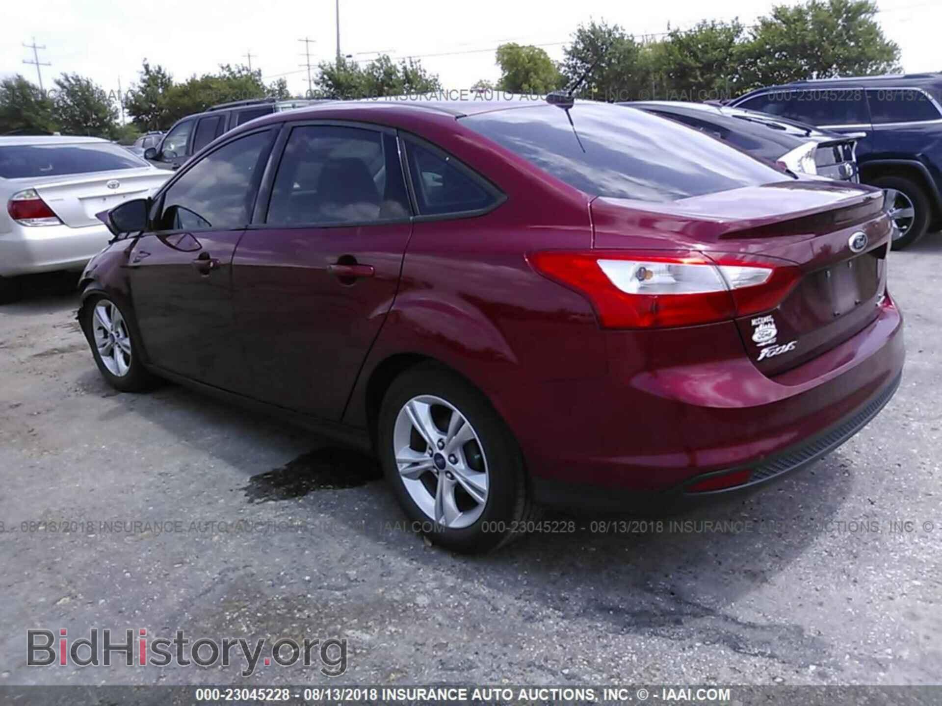 2014 Ford Focus - VIN: 1FADP3F26EL293549 - Photo 3