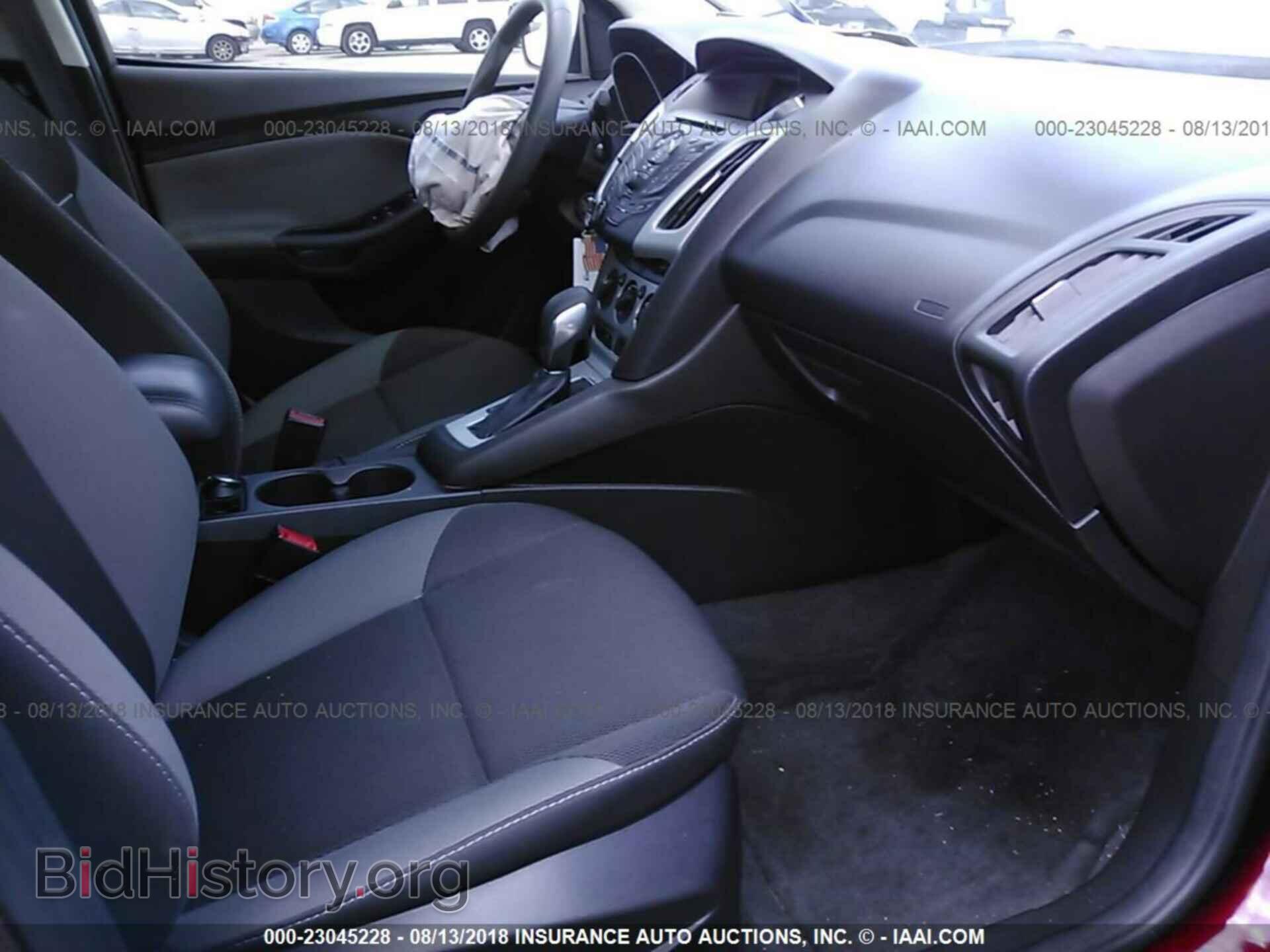 2014 Ford Focus - VIN: 1FADP3F26EL293549 - Photo 5