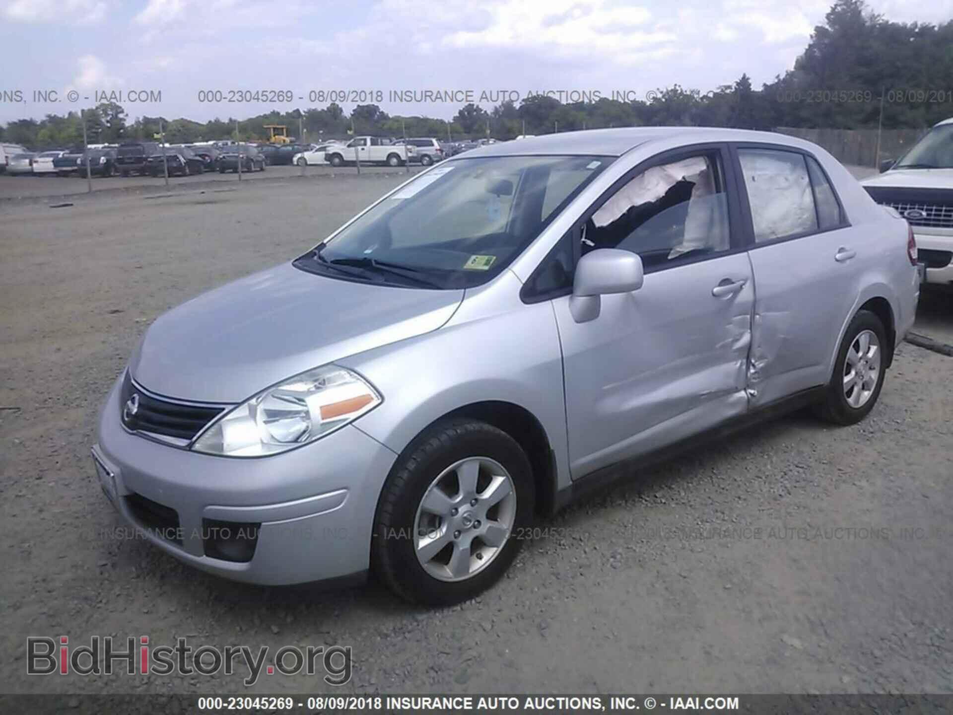 2011 Nissan Versa - VIN: 3N1BC1AP6BL386739 - Фото 2