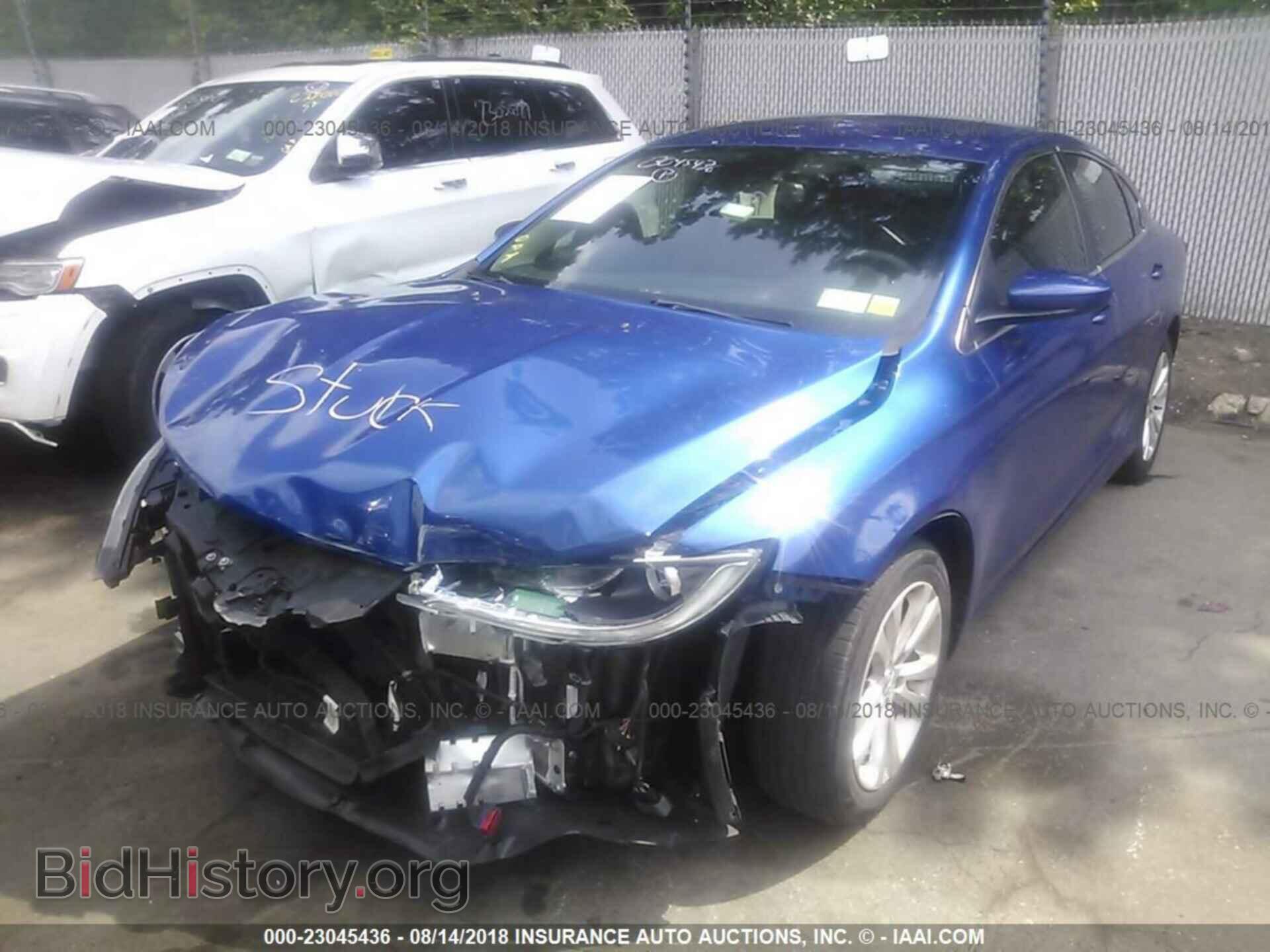 2015 Chrysler 200 - VIN: 1C3CCCAB7FN669260 - Photo 2